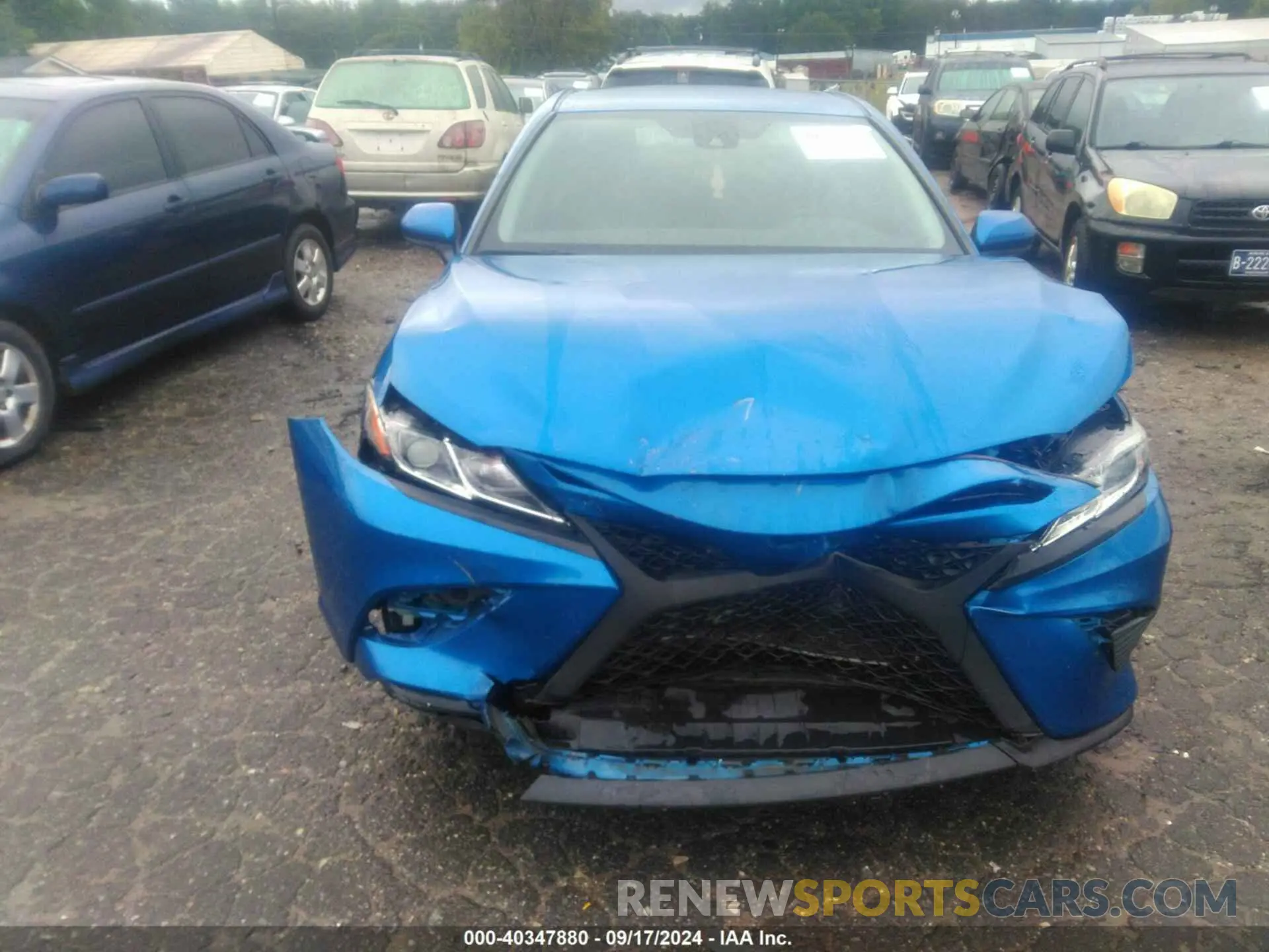 12 Photograph of a damaged car 4T1B11HK2KU283574 TOYOTA CAMRY 2019