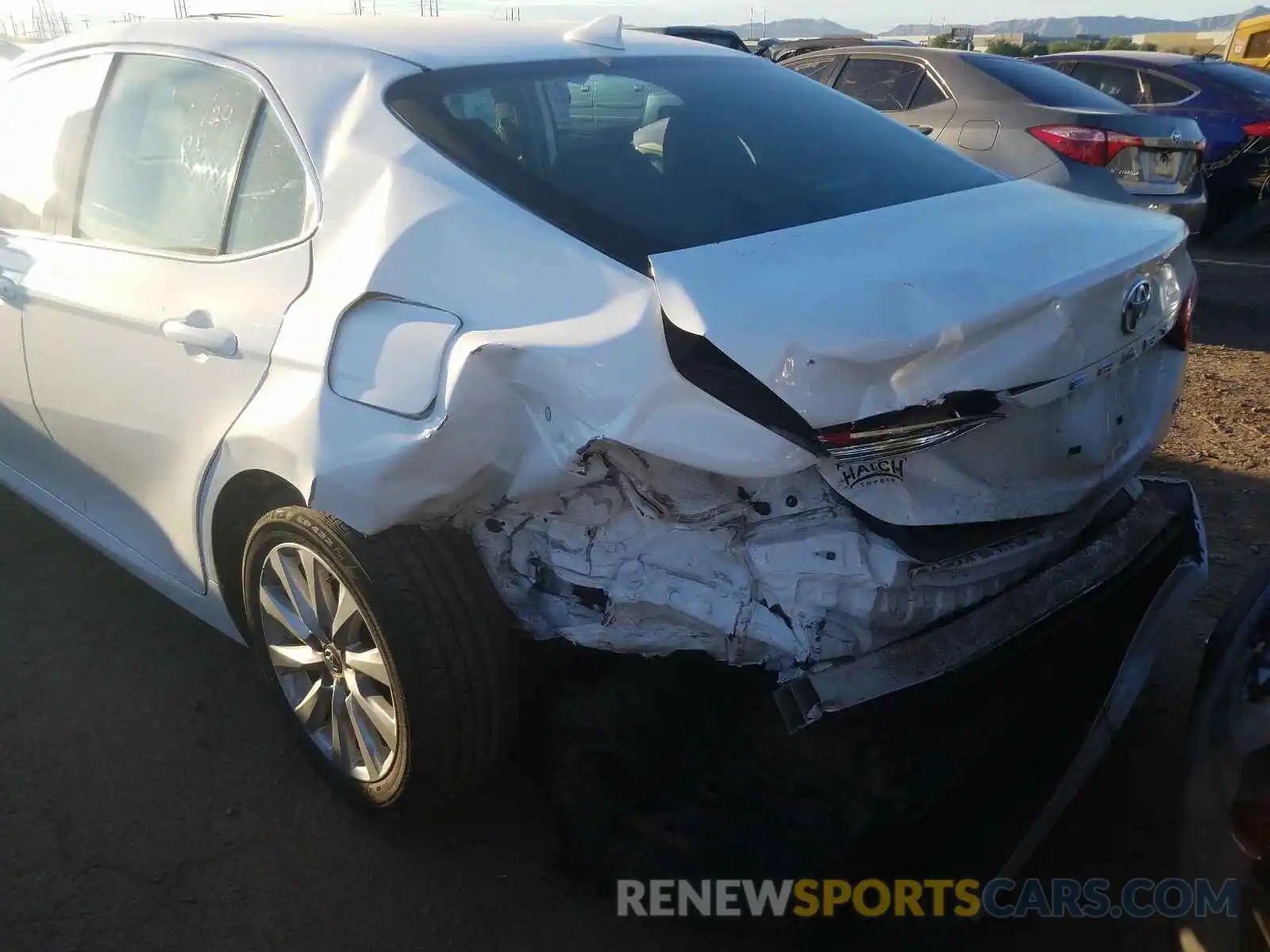 9 Photograph of a damaged car 4T1B11HK2KU286586 TOYOTA CAMRY 2019