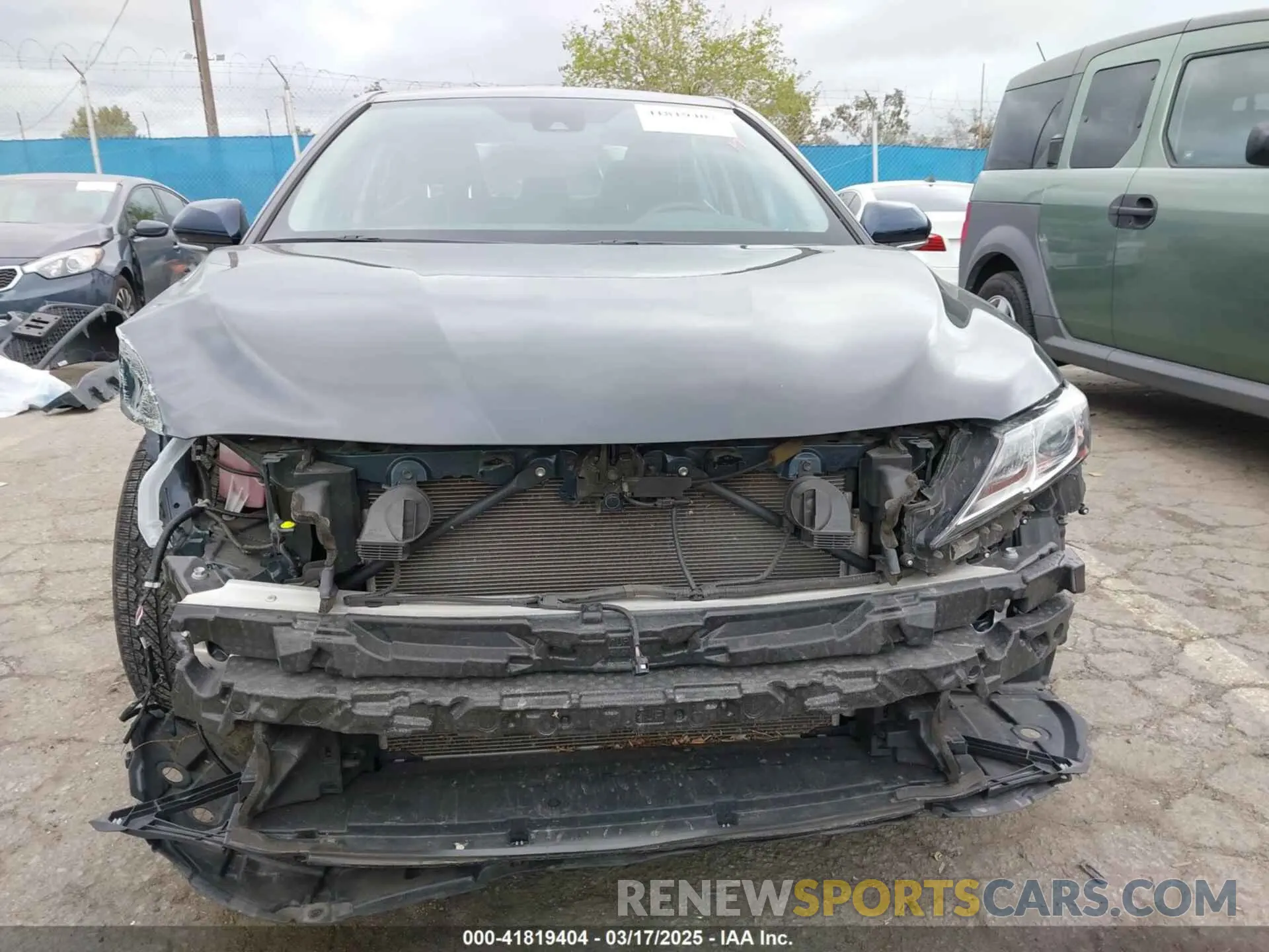 13 Photograph of a damaged car 4T1B11HK2KU288984 TOYOTA CAMRY 2019