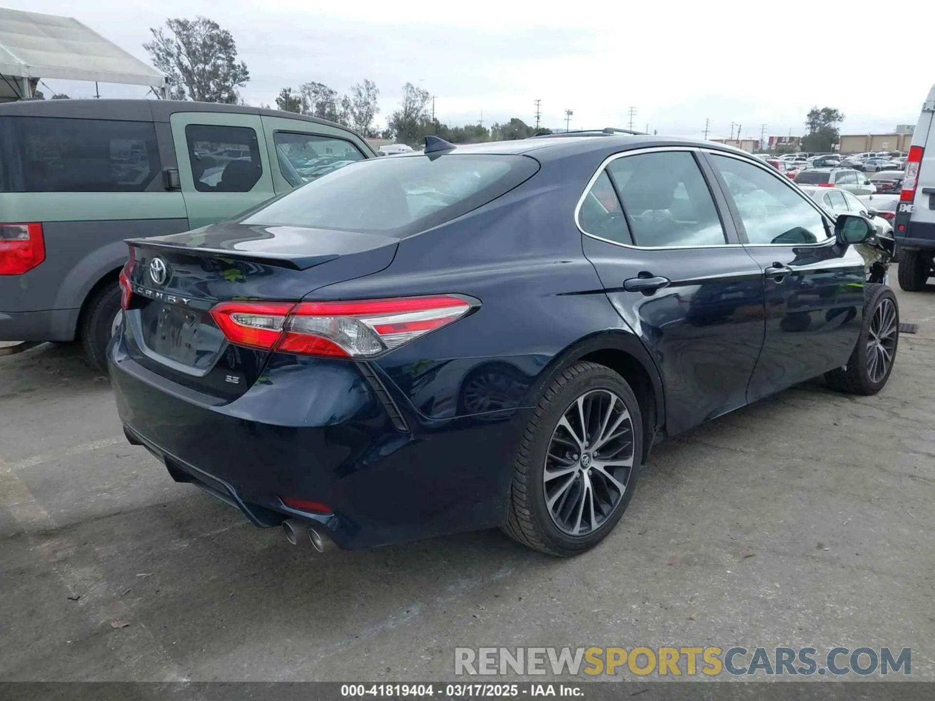 4 Photograph of a damaged car 4T1B11HK2KU288984 TOYOTA CAMRY 2019
