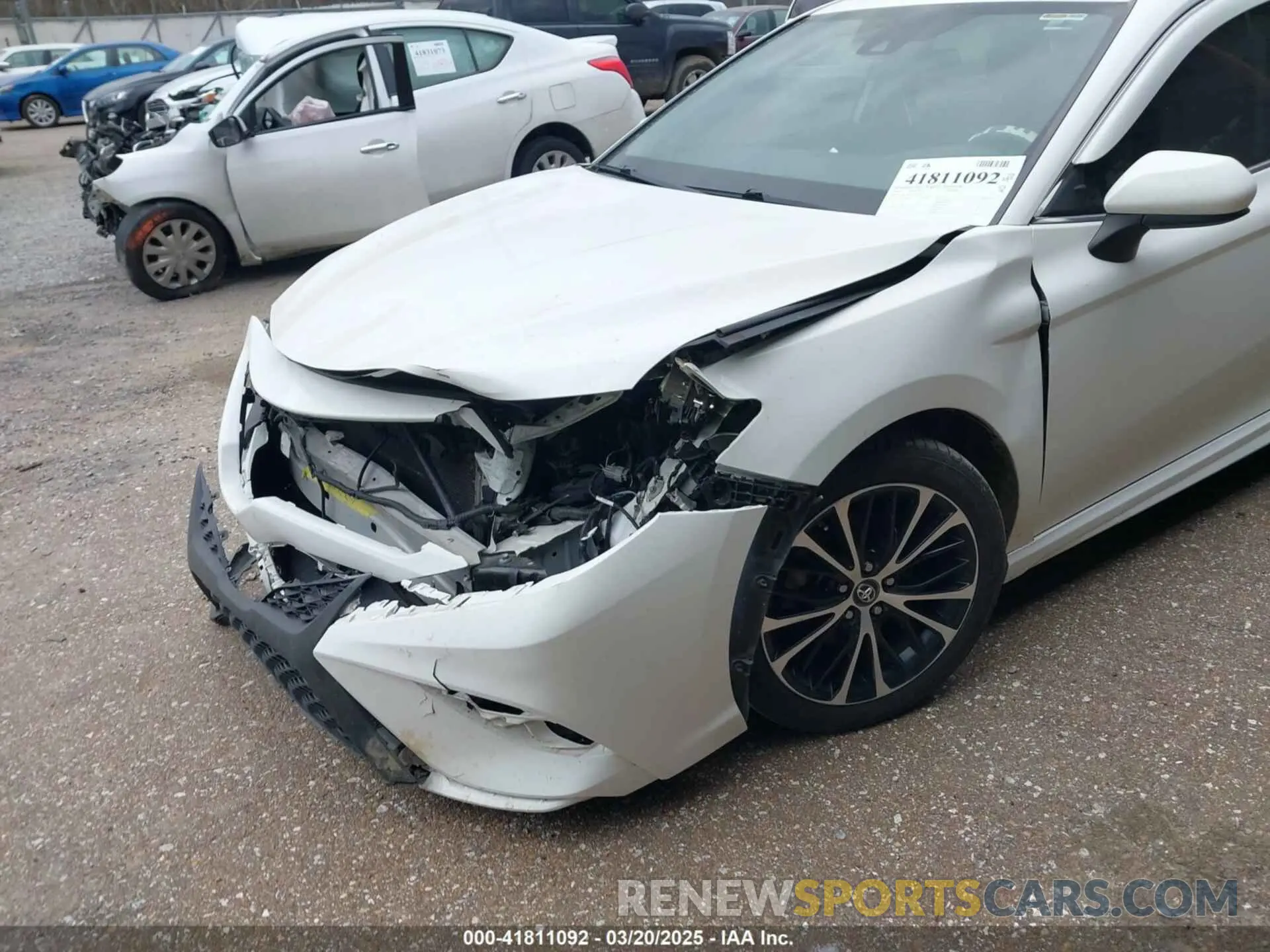 17 Photograph of a damaged car 4T1B11HK2KU297216 TOYOTA CAMRY 2019