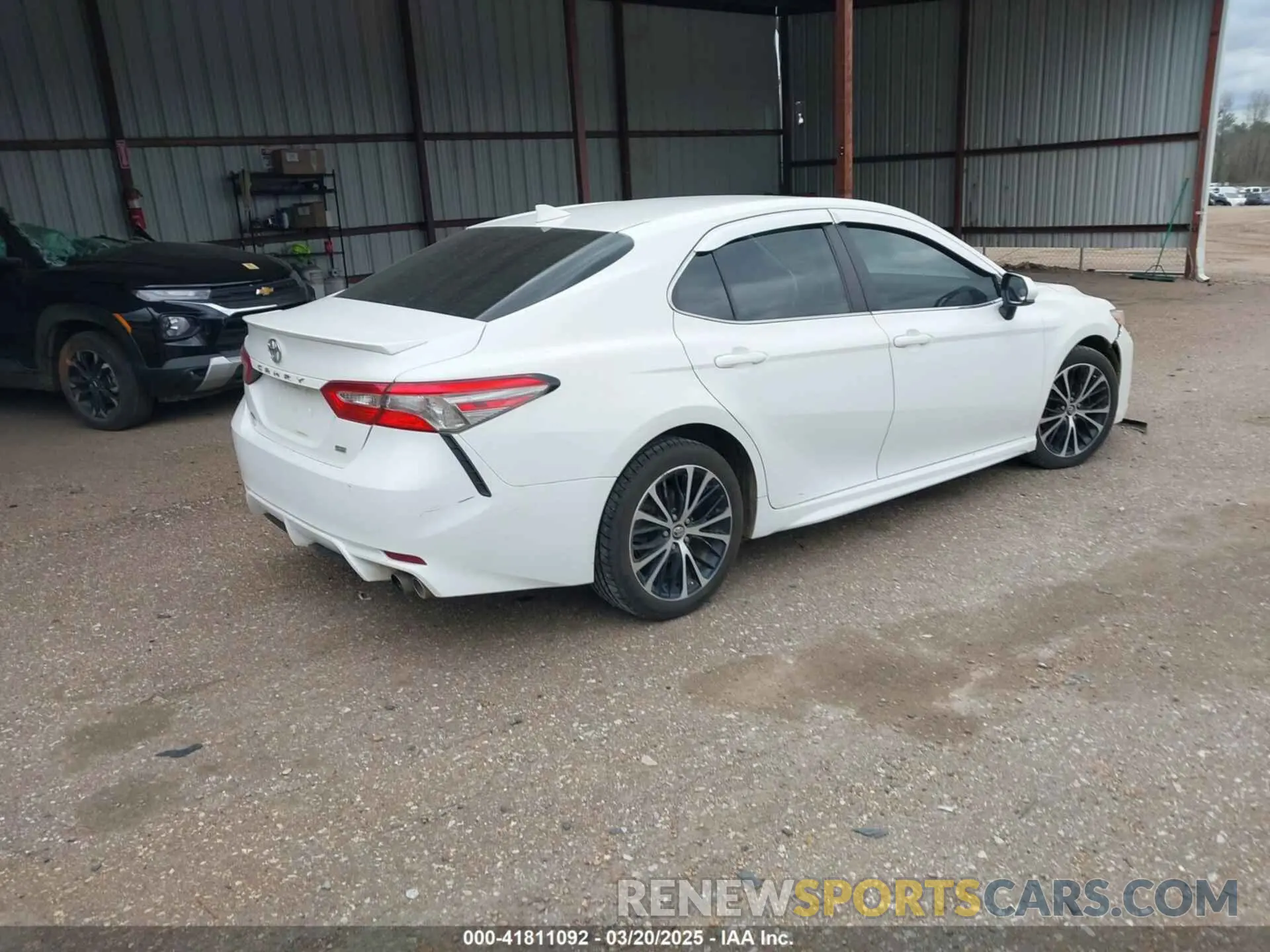 4 Photograph of a damaged car 4T1B11HK2KU297216 TOYOTA CAMRY 2019