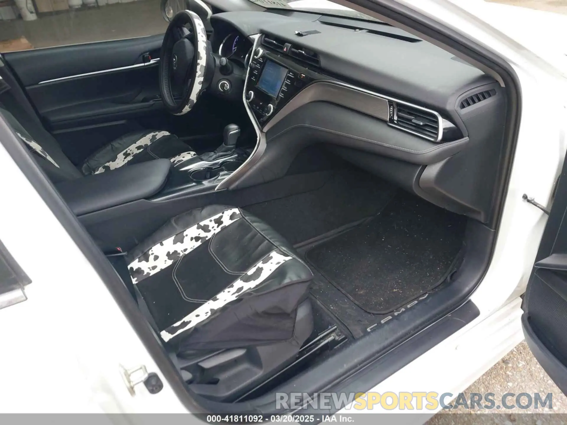5 Photograph of a damaged car 4T1B11HK2KU297216 TOYOTA CAMRY 2019