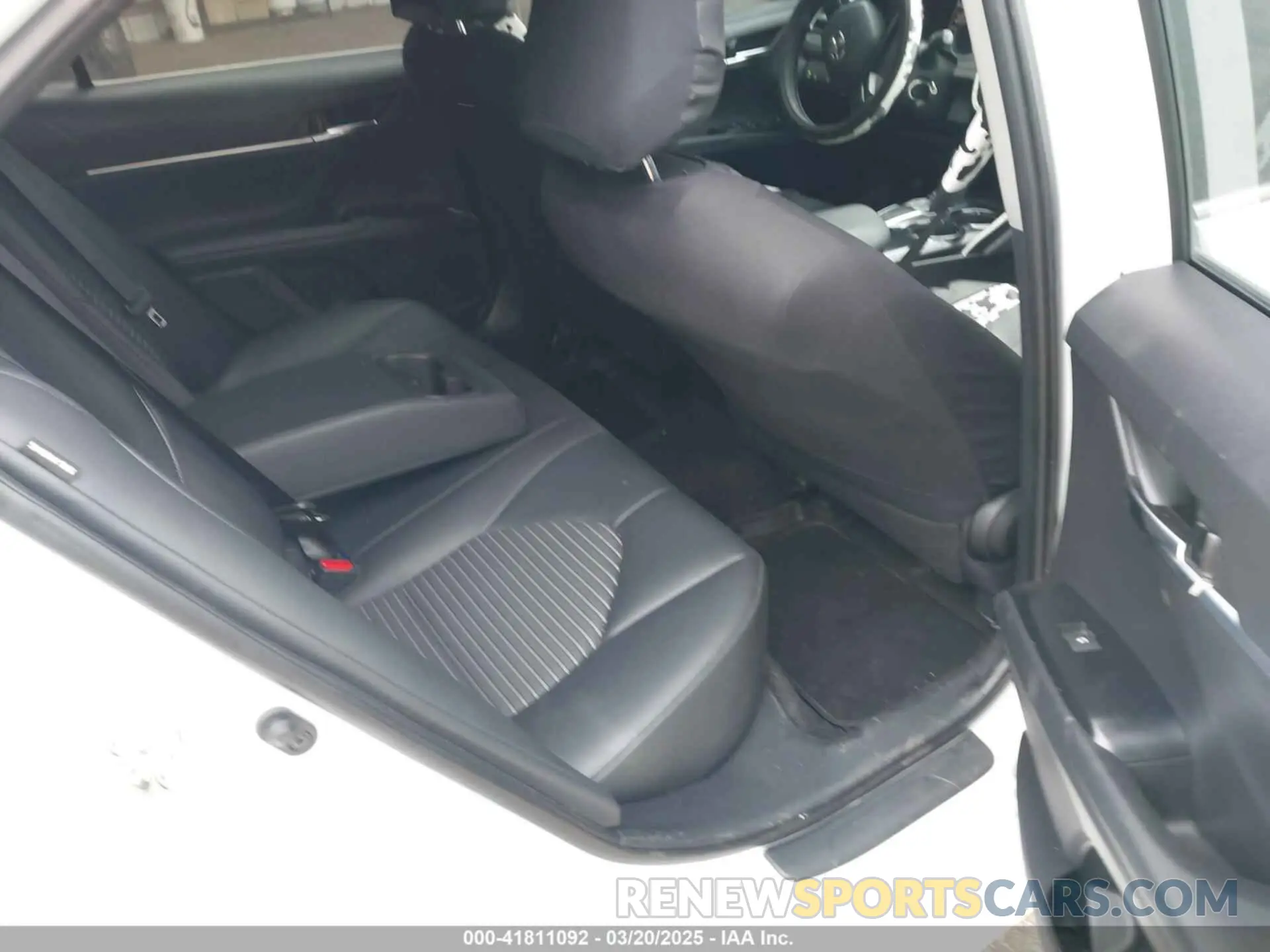 8 Photograph of a damaged car 4T1B11HK2KU297216 TOYOTA CAMRY 2019