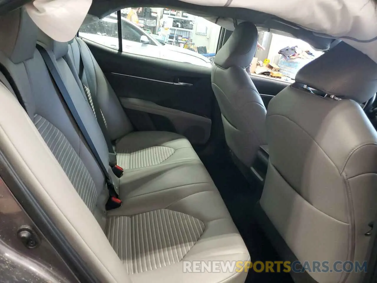 10 Photograph of a damaged car 4T1B11HK2KU299032 TOYOTA CAMRY 2019