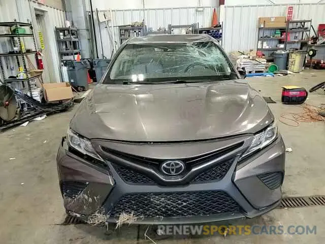 13 Photograph of a damaged car 4T1B11HK2KU299032 TOYOTA CAMRY 2019