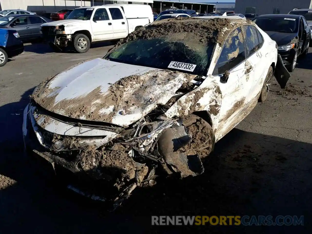 2 Photograph of a damaged car 4T1B11HK2KU679360 TOYOTA CAMRY 2019