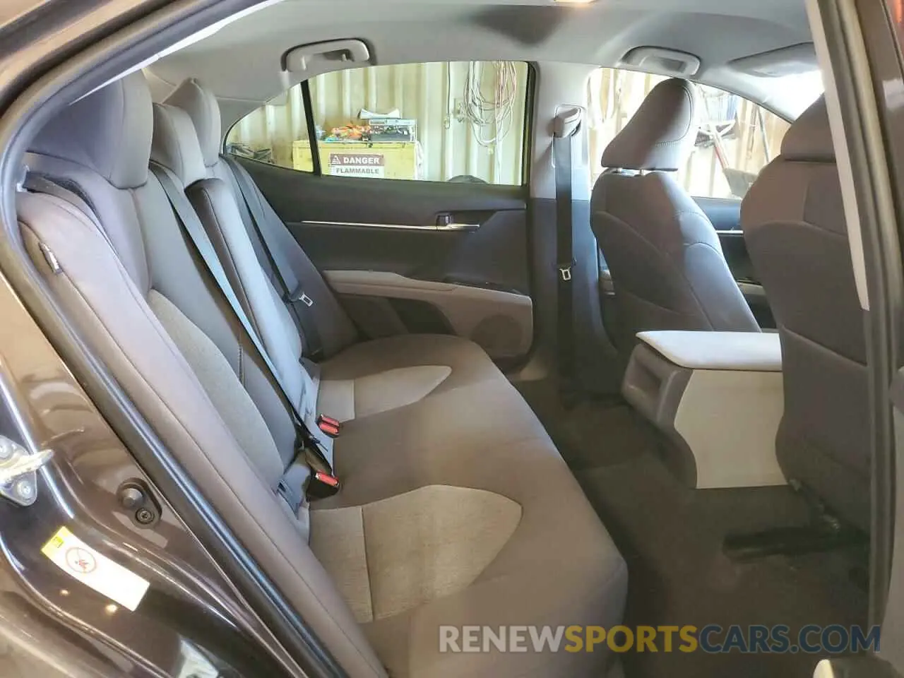 11 Photograph of a damaged car 4T1B11HK2KU679598 TOYOTA CAMRY 2019