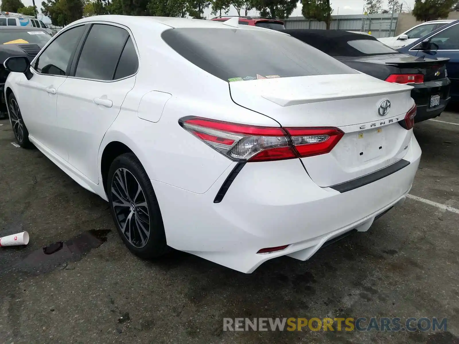 3 Photograph of a damaged car 4T1B11HK2KU680783 TOYOTA CAMRY 2019