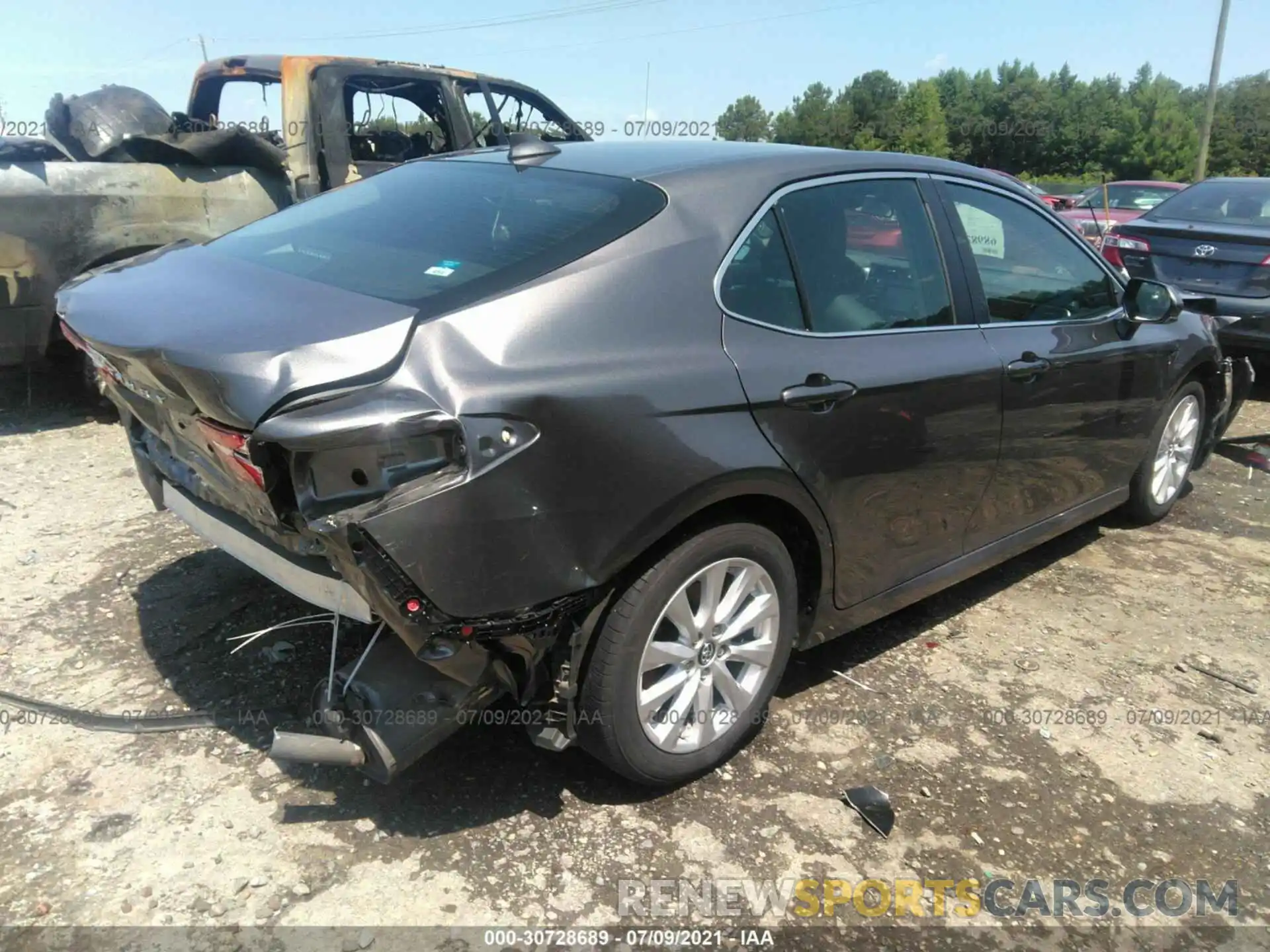 4 Photograph of a damaged car 4T1B11HK2KU680993 TOYOTA CAMRY 2019