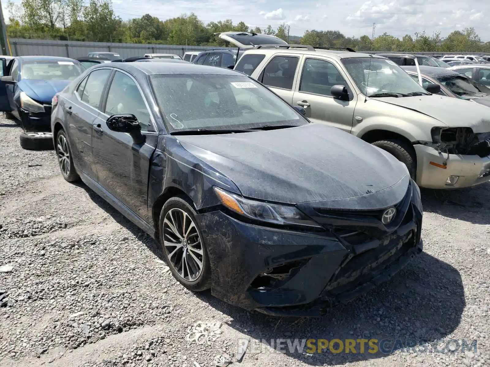 1 Photograph of a damaged car 4T1B11HK2KU681304 TOYOTA CAMRY 2019