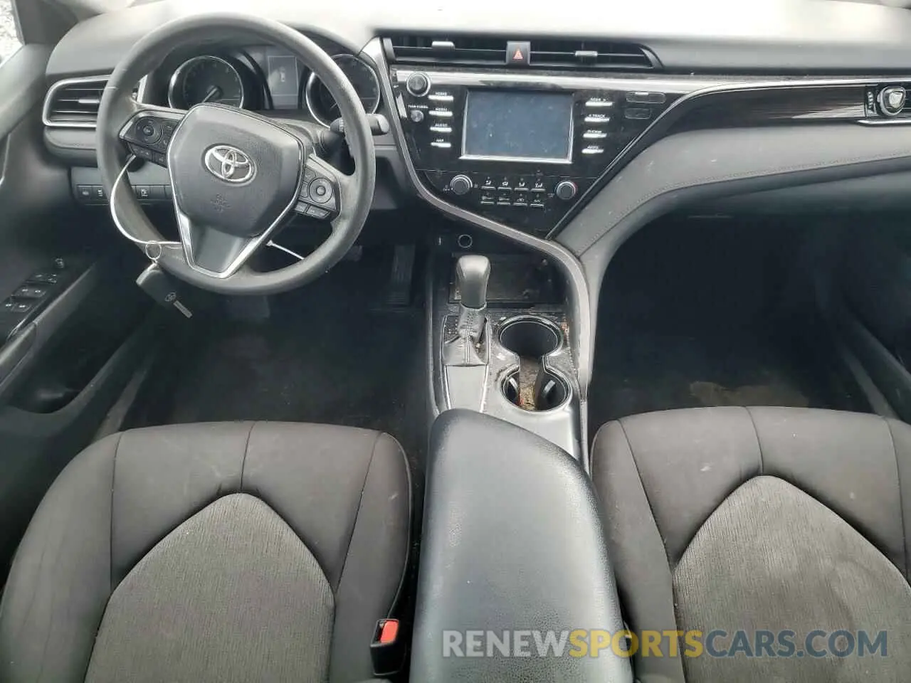 10 Photograph of a damaged car 4T1B11HK2KU684056 TOYOTA CAMRY 2019