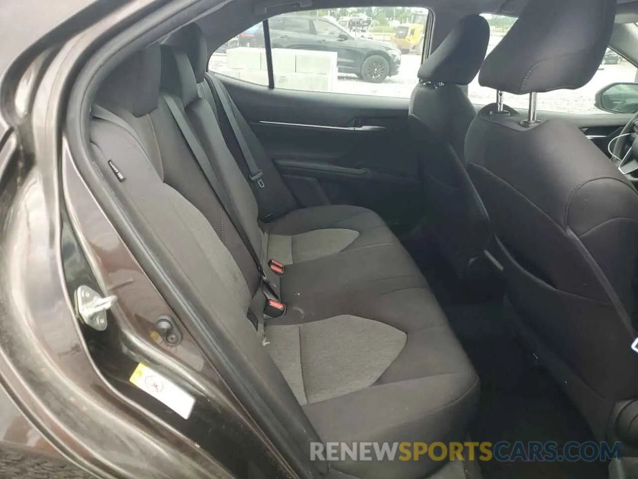 11 Photograph of a damaged car 4T1B11HK2KU684056 TOYOTA CAMRY 2019