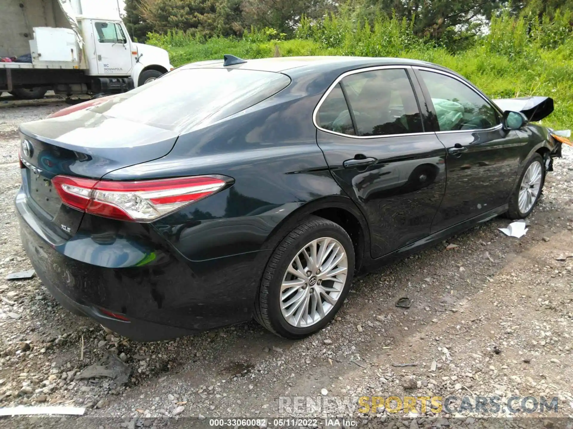 4 Photograph of a damaged car 4T1B11HK2KU686051 TOYOTA CAMRY 2019