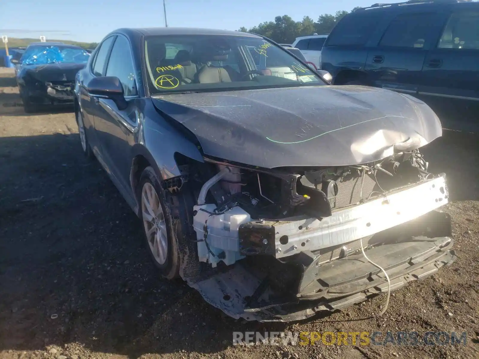 1 Photograph of a damaged car 4T1B11HK2KU686213 TOYOTA CAMRY 2019