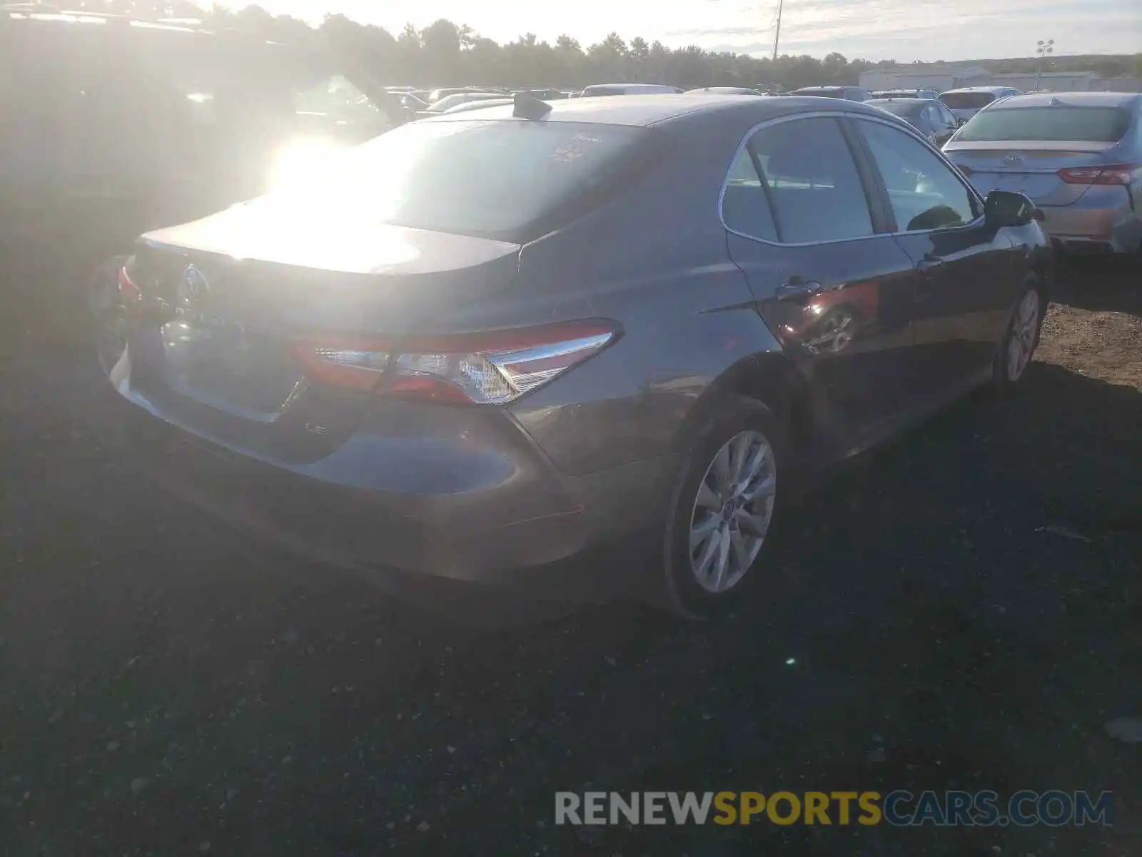 4 Photograph of a damaged car 4T1B11HK2KU686213 TOYOTA CAMRY 2019