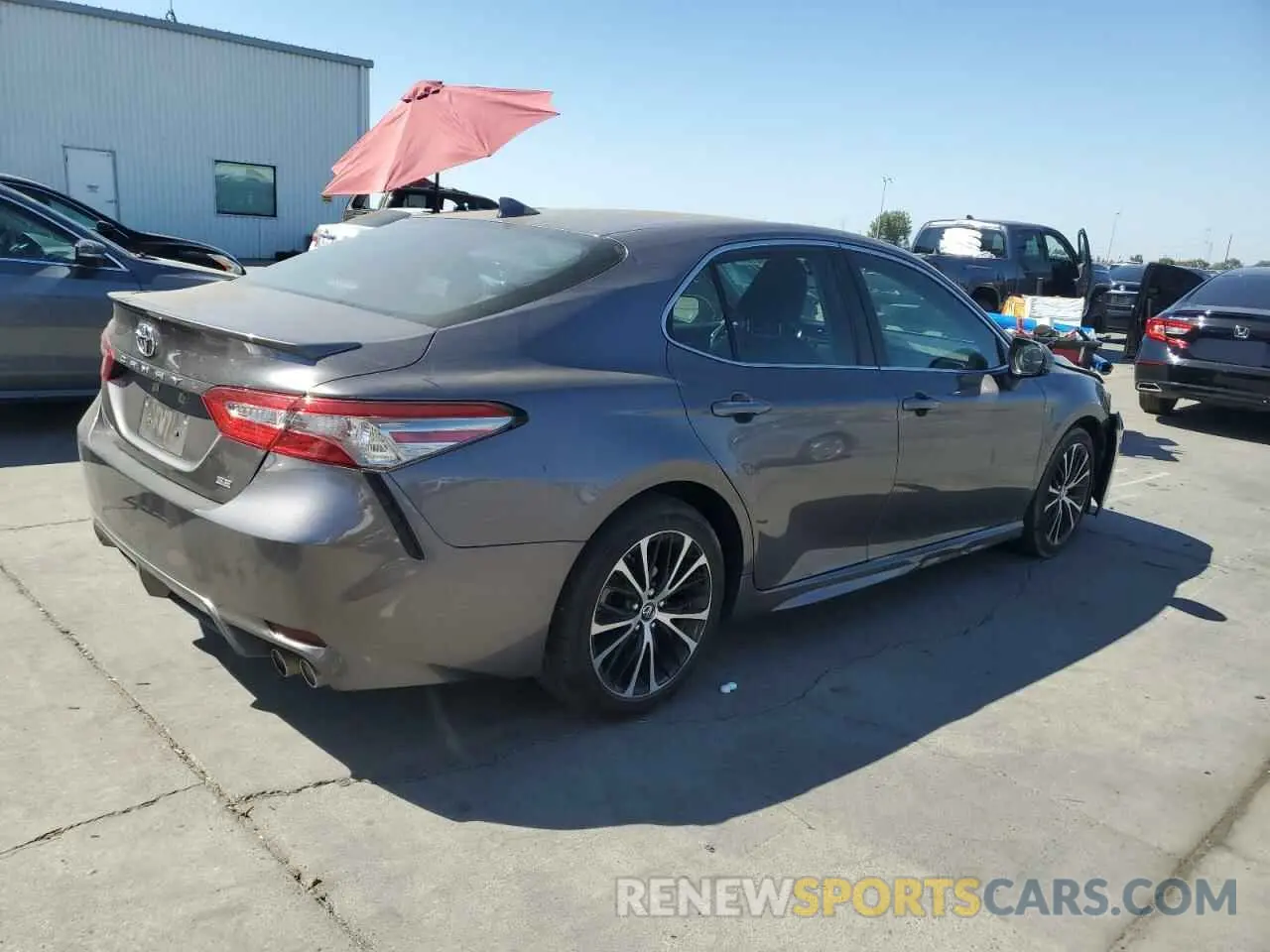 3 Photograph of a damaged car 4T1B11HK2KU693260 TOYOTA CAMRY 2019