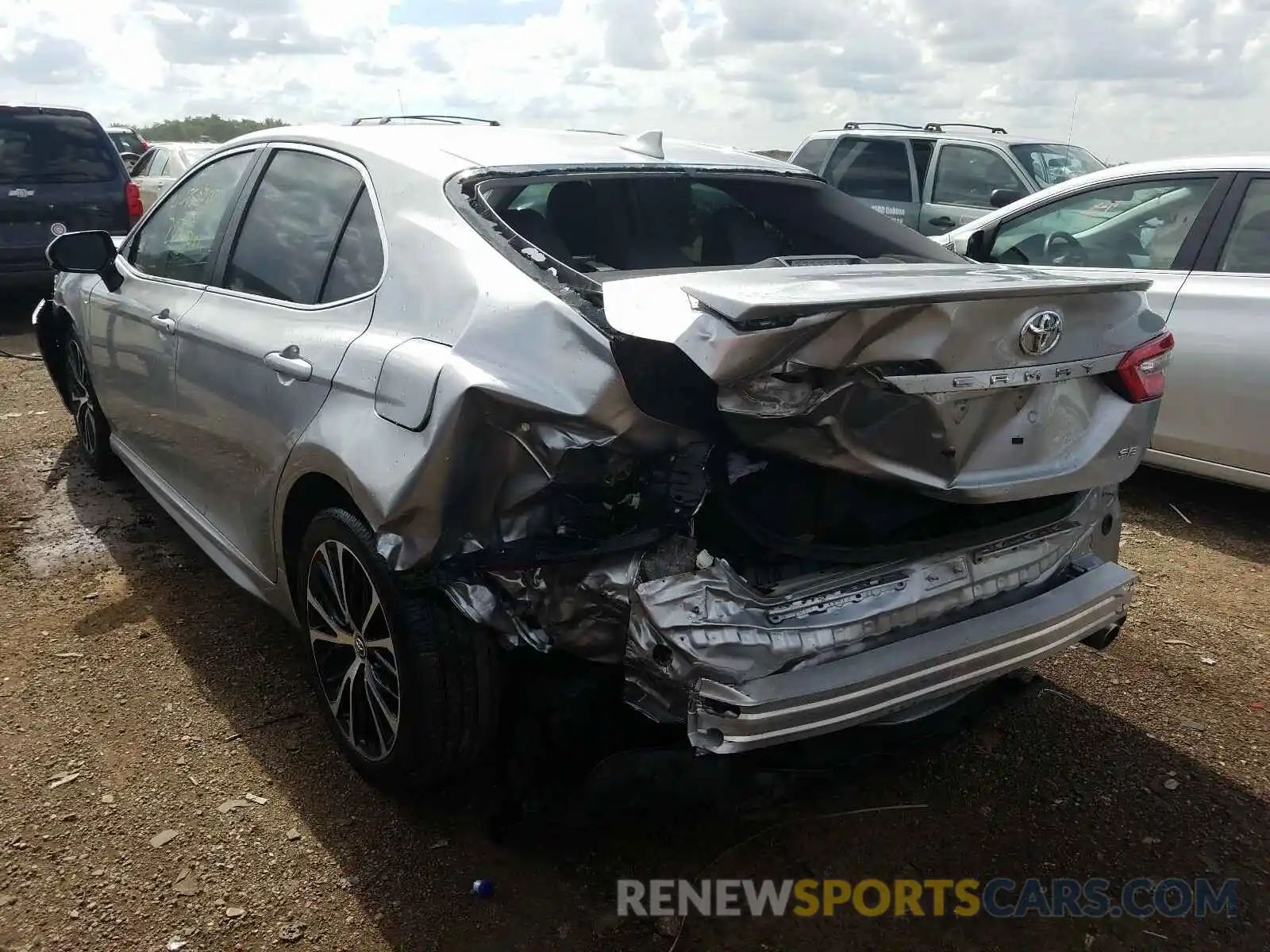 3 Photograph of a damaged car 4T1B11HK2KU696935 TOYOTA CAMRY 2019