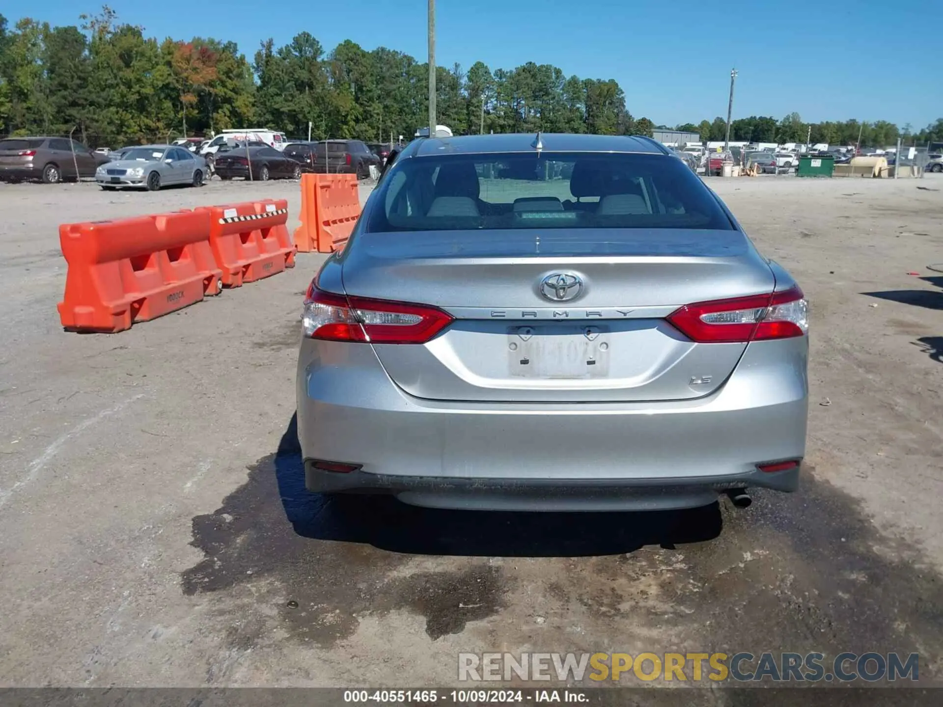 16 Photograph of a damaged car 4T1B11HK2KU698104 TOYOTA CAMRY 2019
