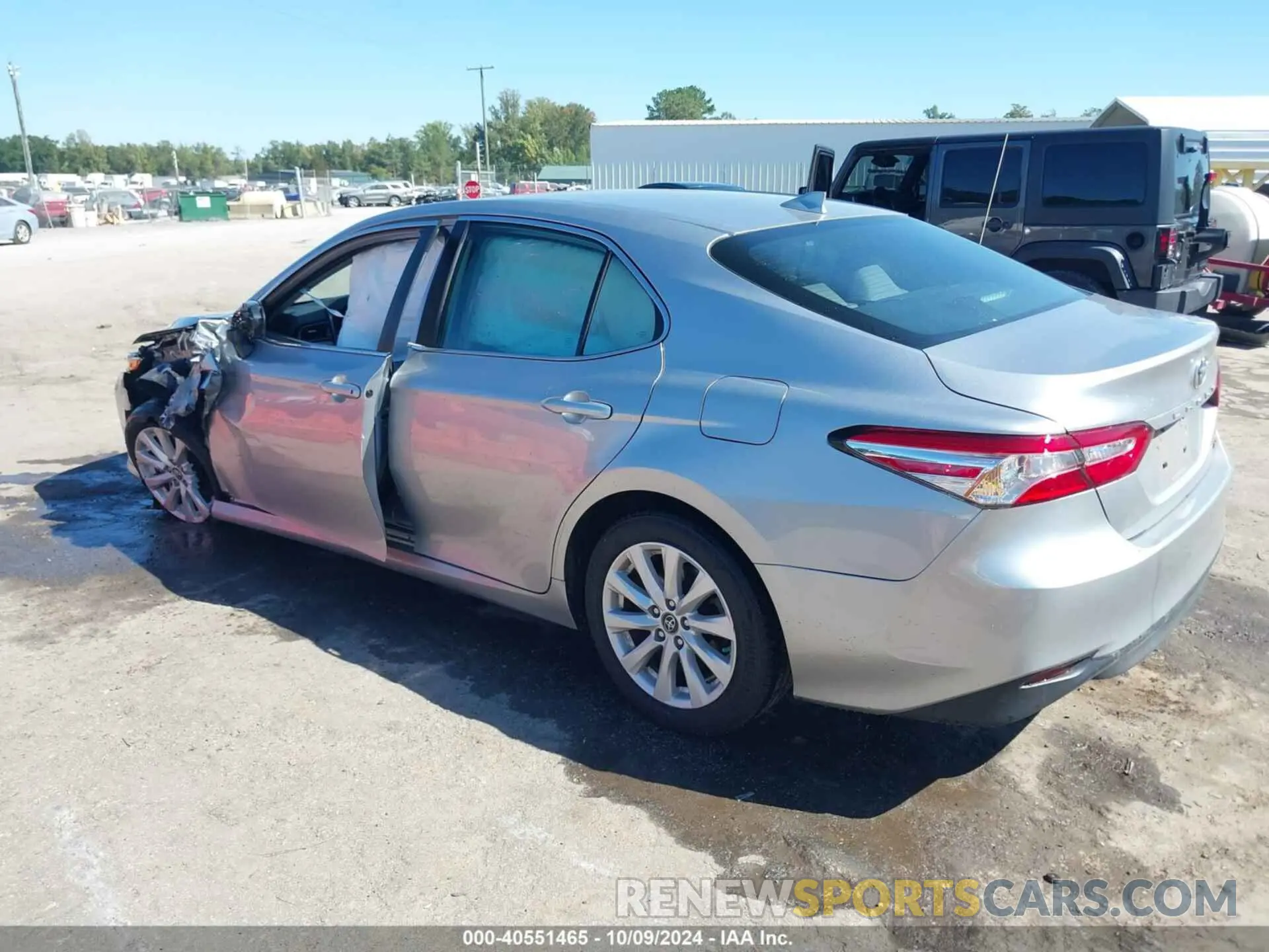 3 Photograph of a damaged car 4T1B11HK2KU698104 TOYOTA CAMRY 2019