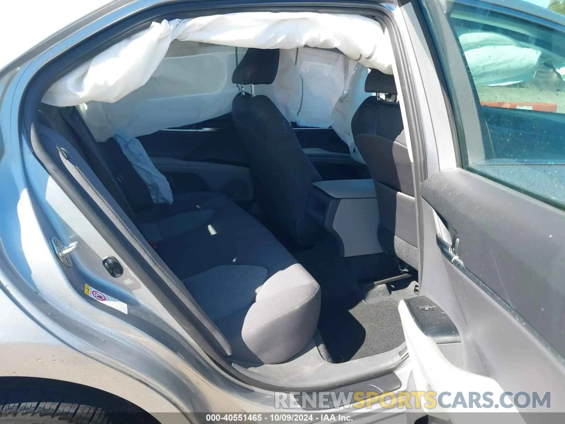 8 Photograph of a damaged car 4T1B11HK2KU698104 TOYOTA CAMRY 2019