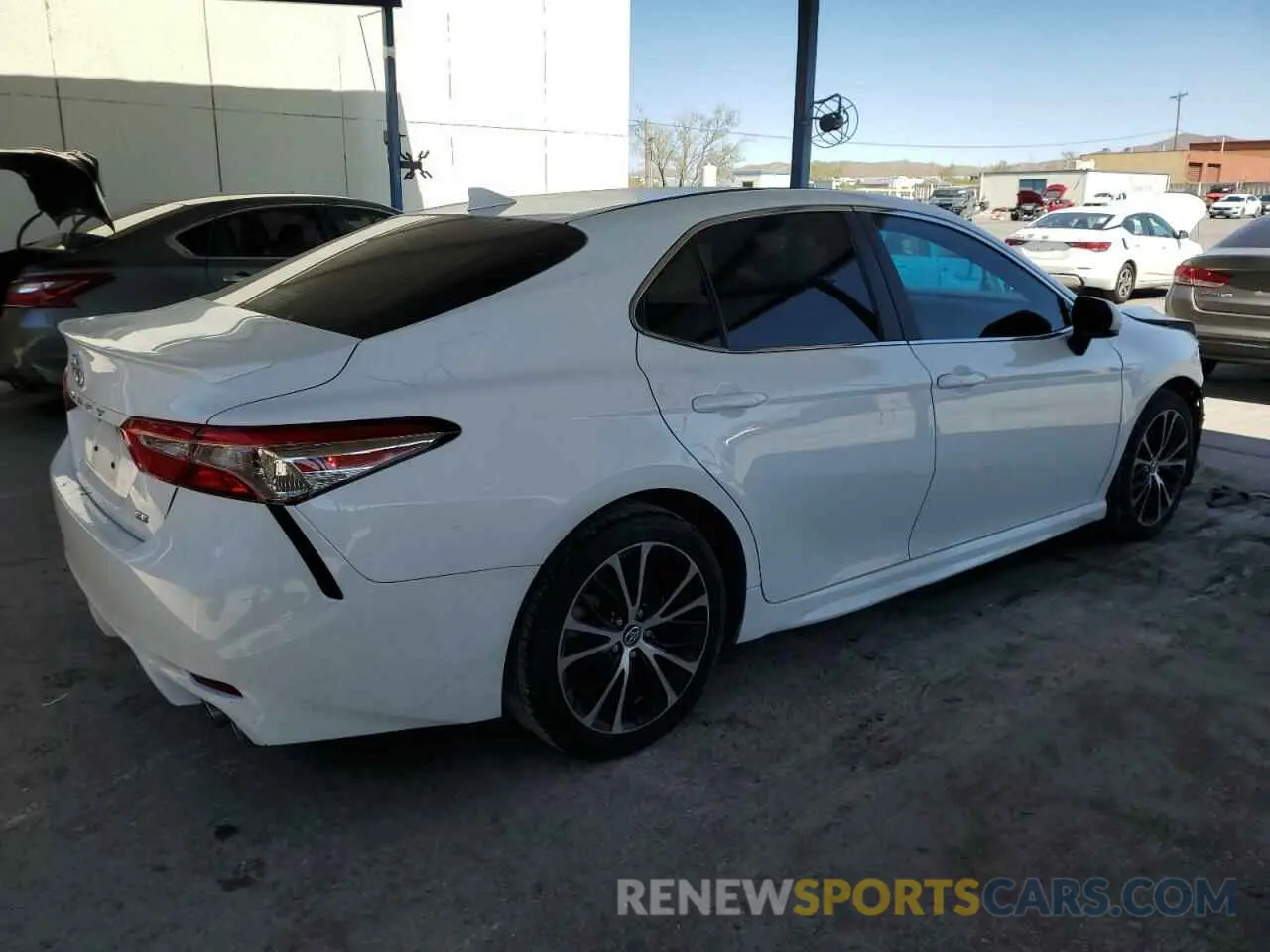 3 Photograph of a damaged car 4T1B11HK2KU700482 TOYOTA CAMRY 2019