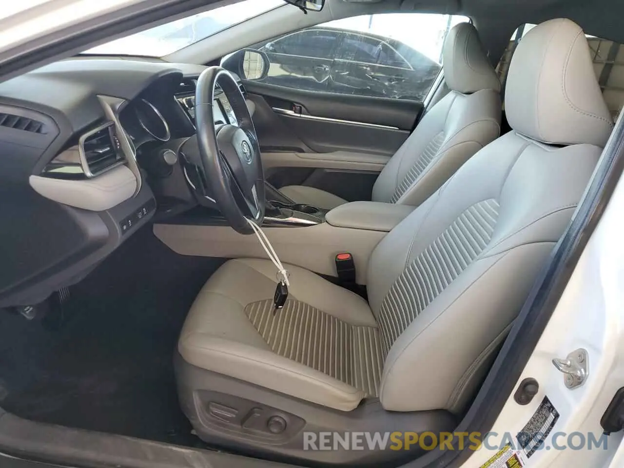 7 Photograph of a damaged car 4T1B11HK2KU700482 TOYOTA CAMRY 2019