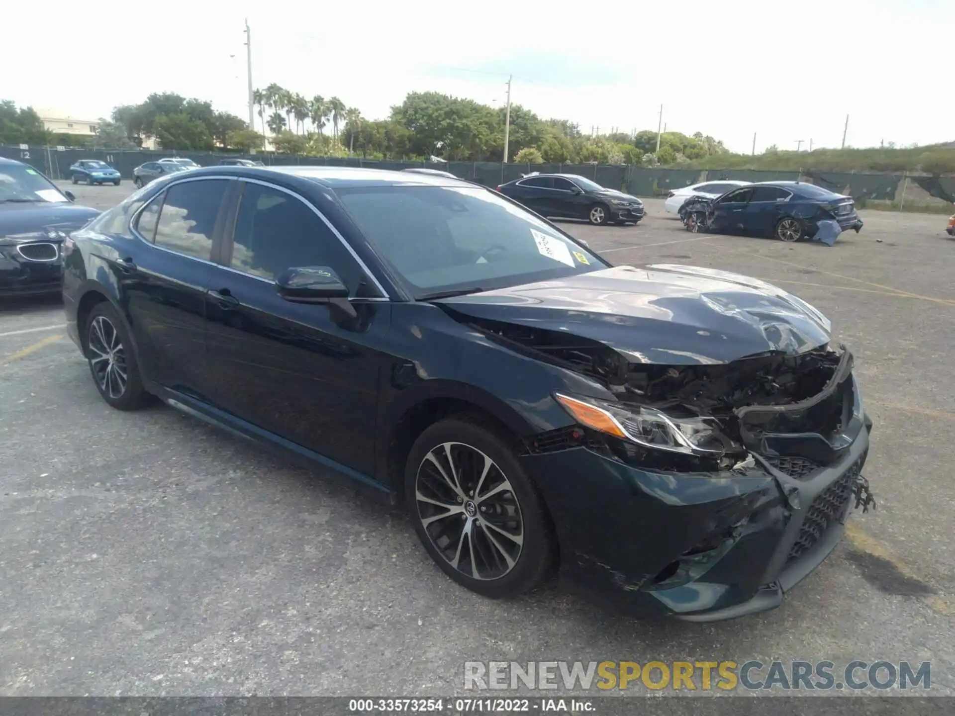 1 Photograph of a damaged car 4T1B11HK2KU701101 TOYOTA CAMRY 2019