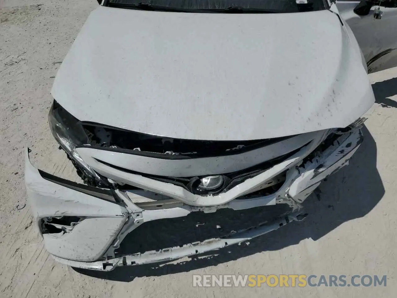 11 Photograph of a damaged car 4T1B11HK2KU703169 TOYOTA CAMRY 2019