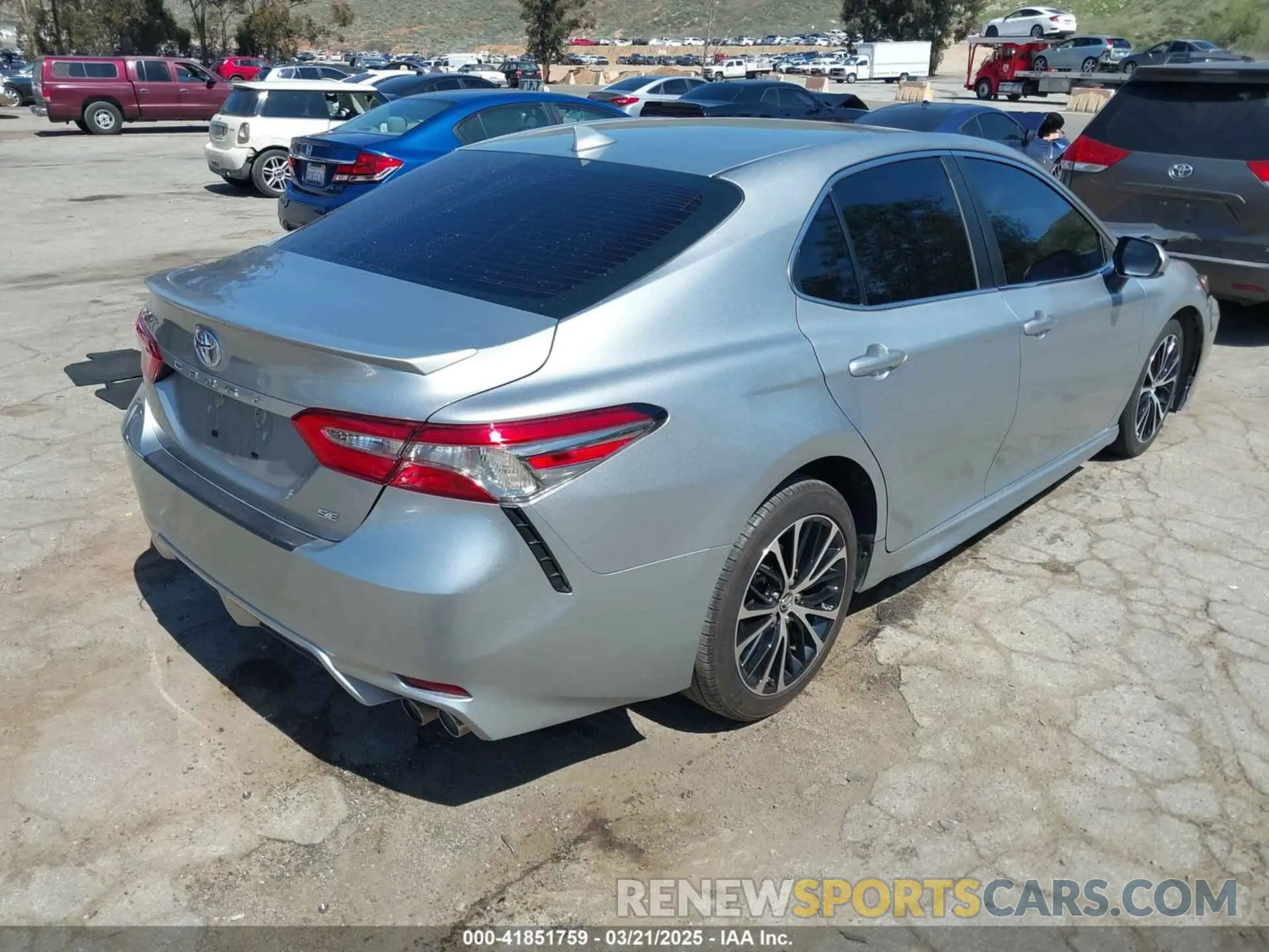4 Photograph of a damaged car 4T1B11HK2KU710252 TOYOTA CAMRY 2019