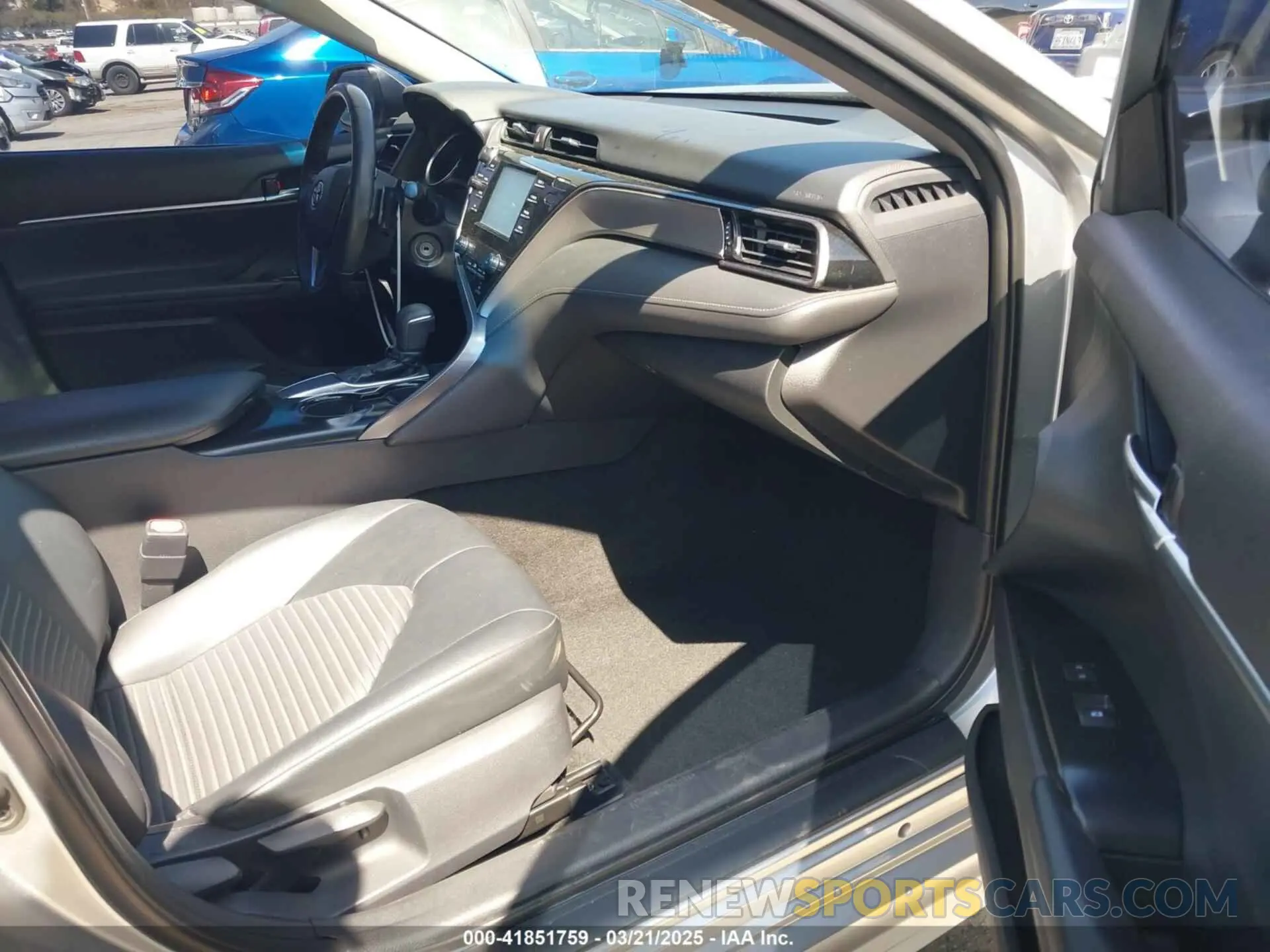 5 Photograph of a damaged car 4T1B11HK2KU710252 TOYOTA CAMRY 2019
