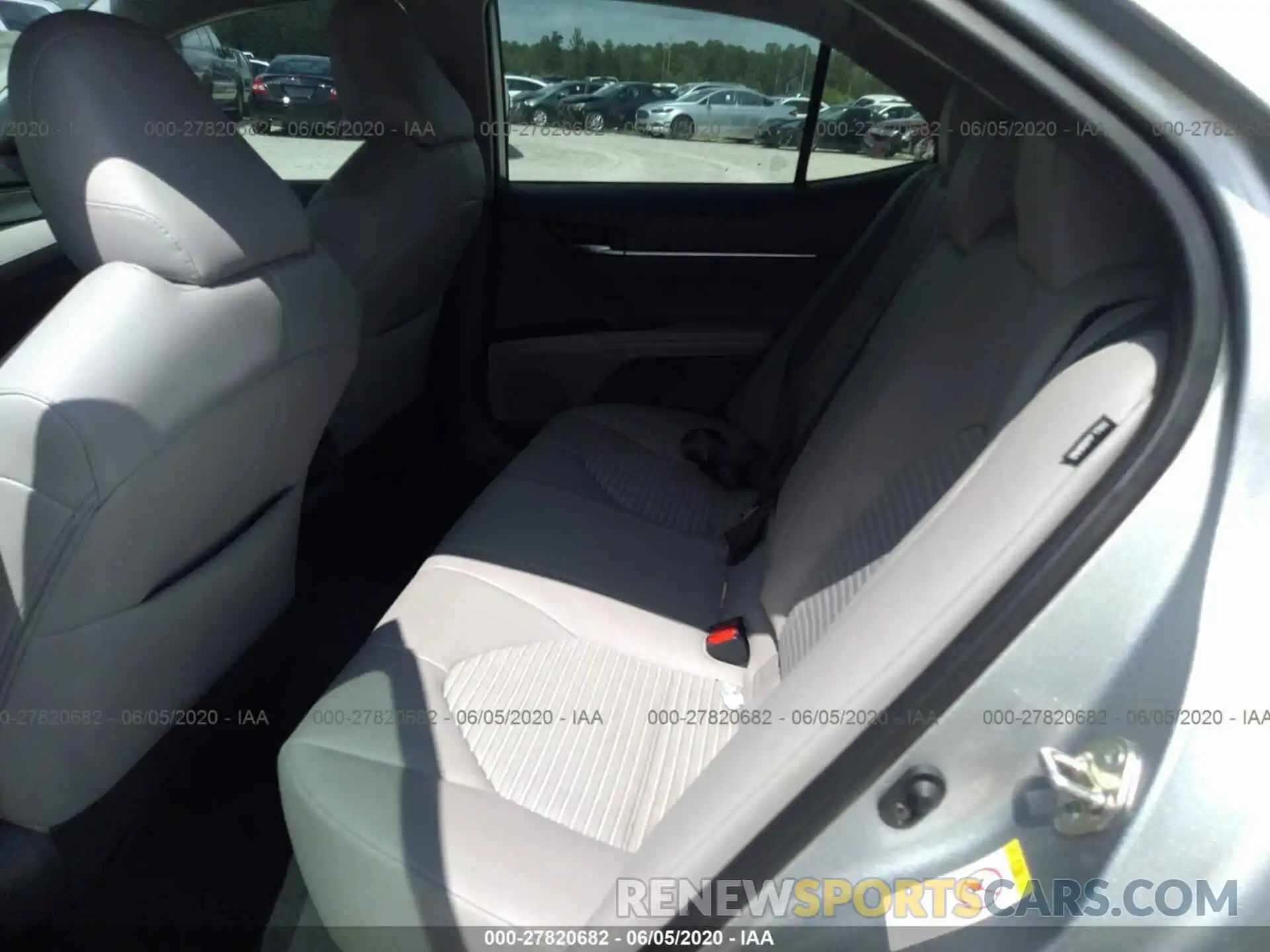 8 Photograph of a damaged car 4T1B11HK2KU711496 TOYOTA CAMRY 2019