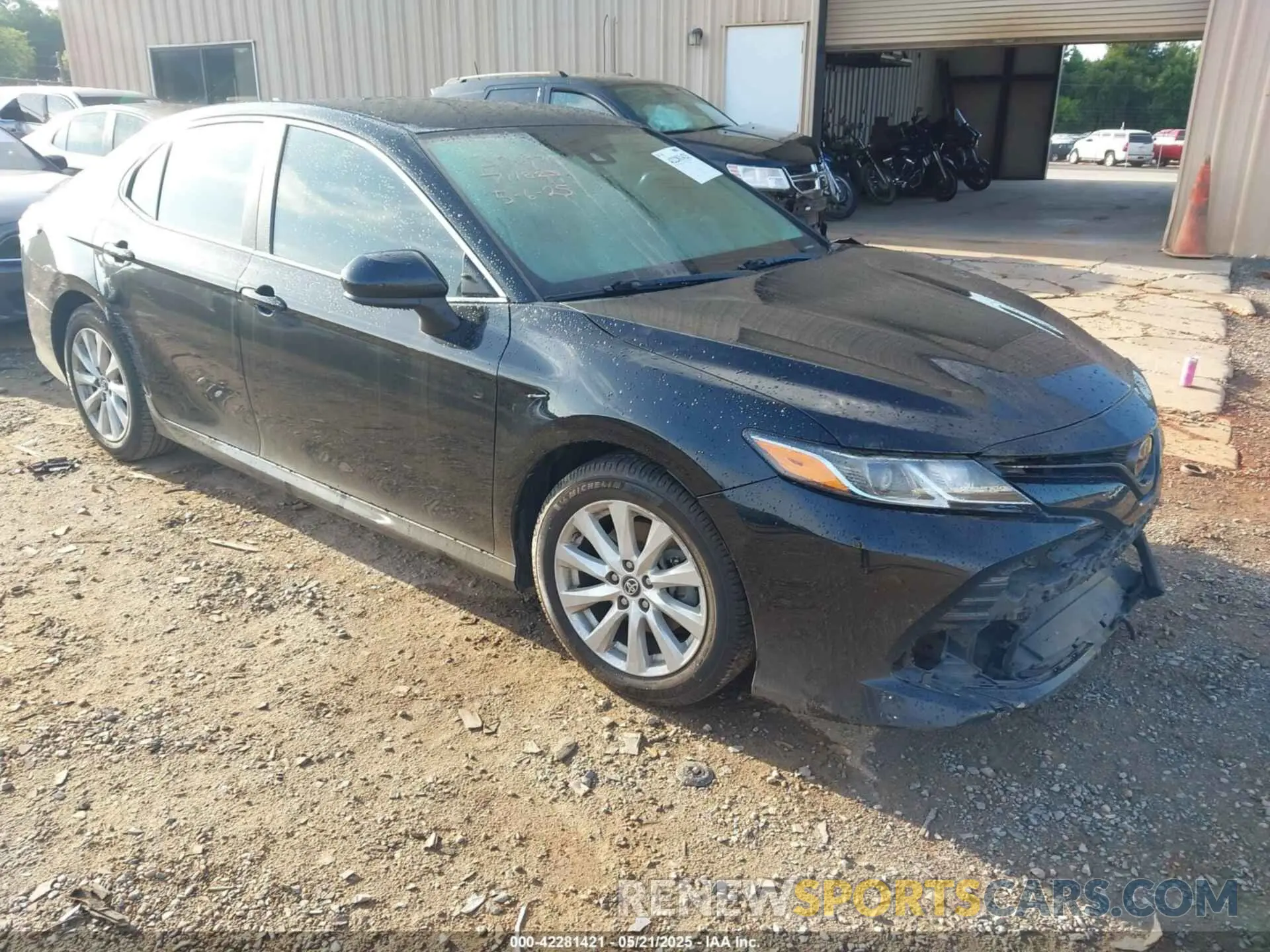 1 Photograph of a damaged car 4T1B11HK2KU711823 TOYOTA CAMRY 2019