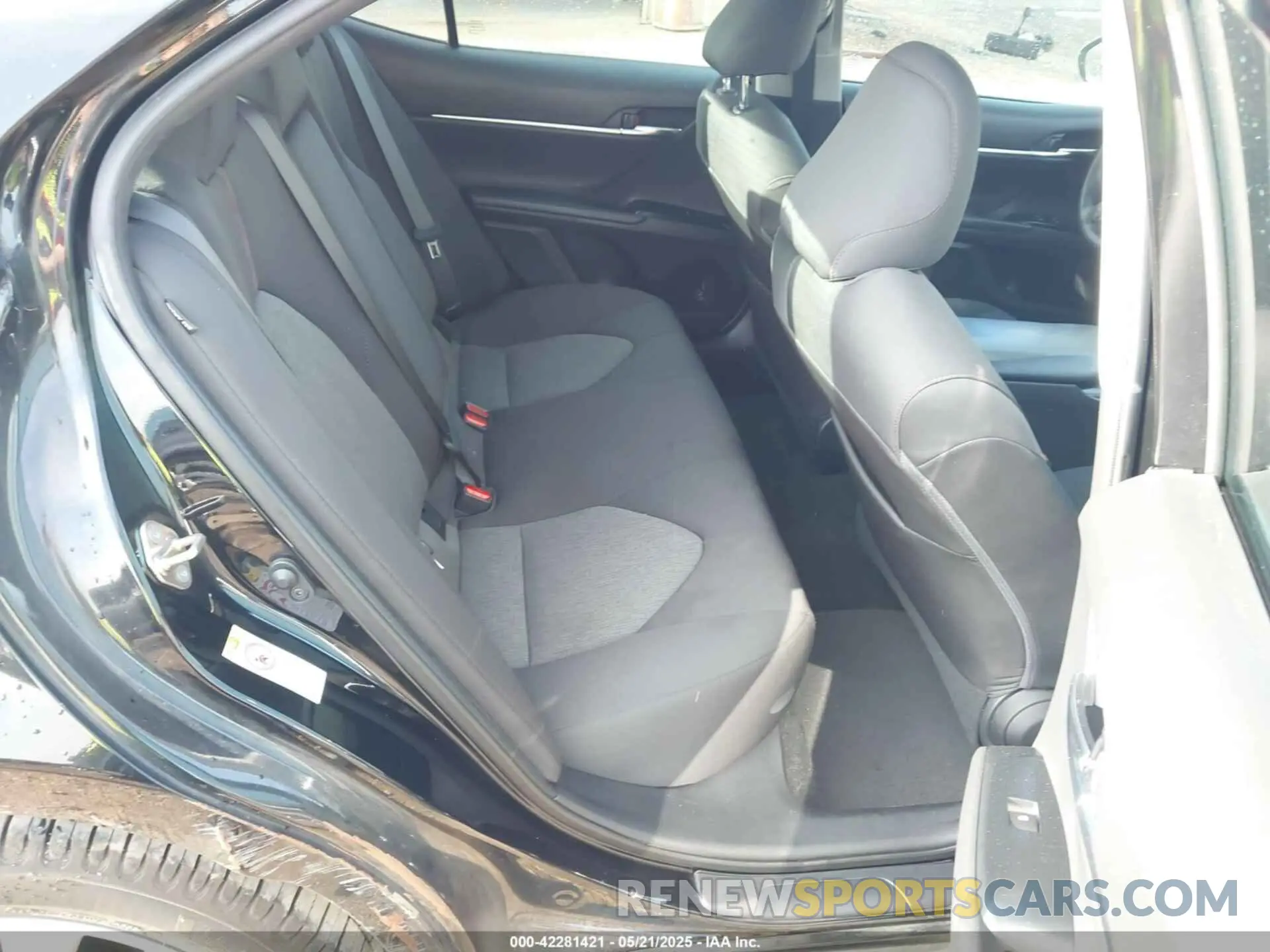 8 Photograph of a damaged car 4T1B11HK2KU711823 TOYOTA CAMRY 2019