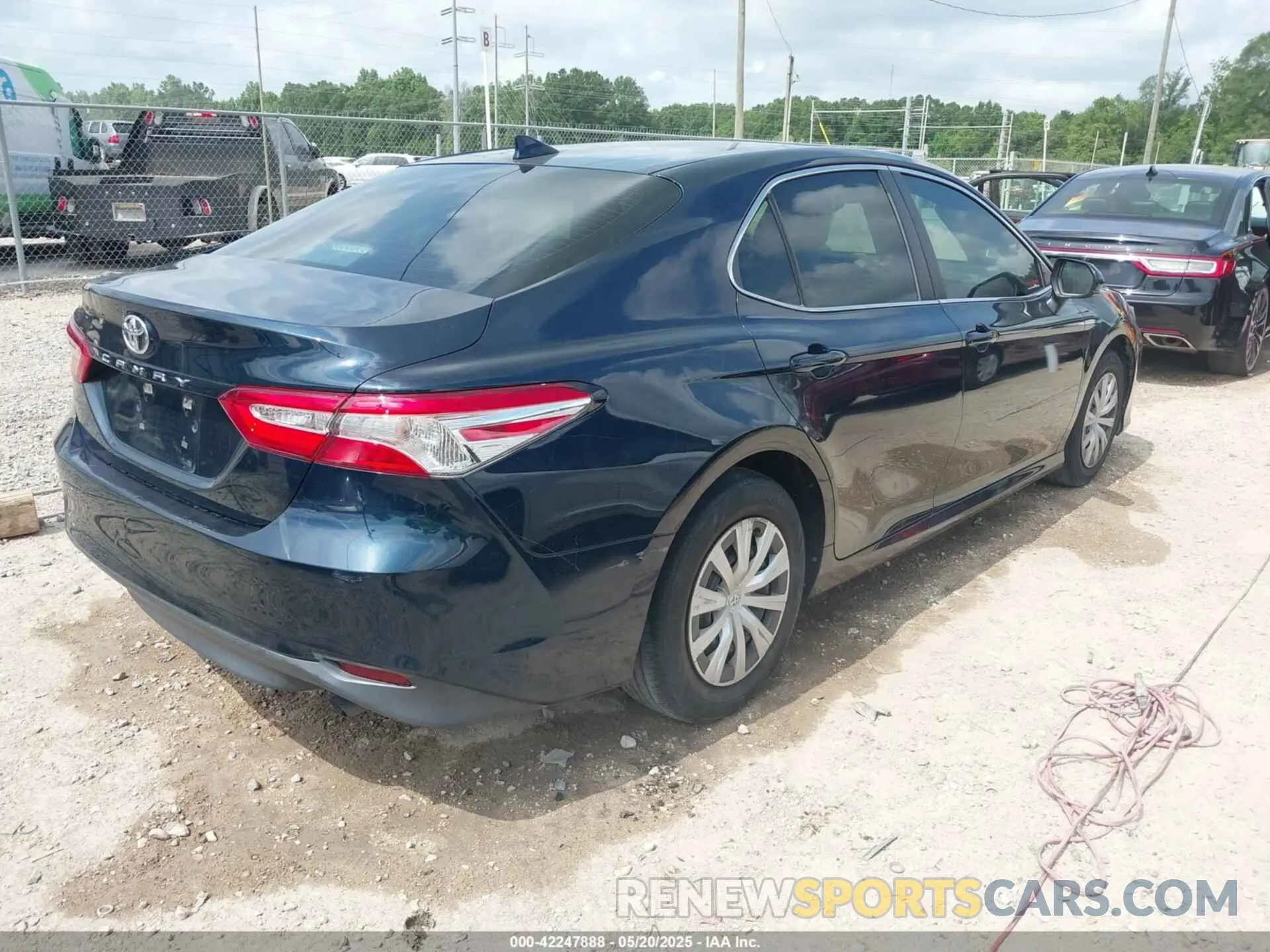 4 Photograph of a damaged car 4T1B11HK2KU713944 TOYOTA CAMRY 2019