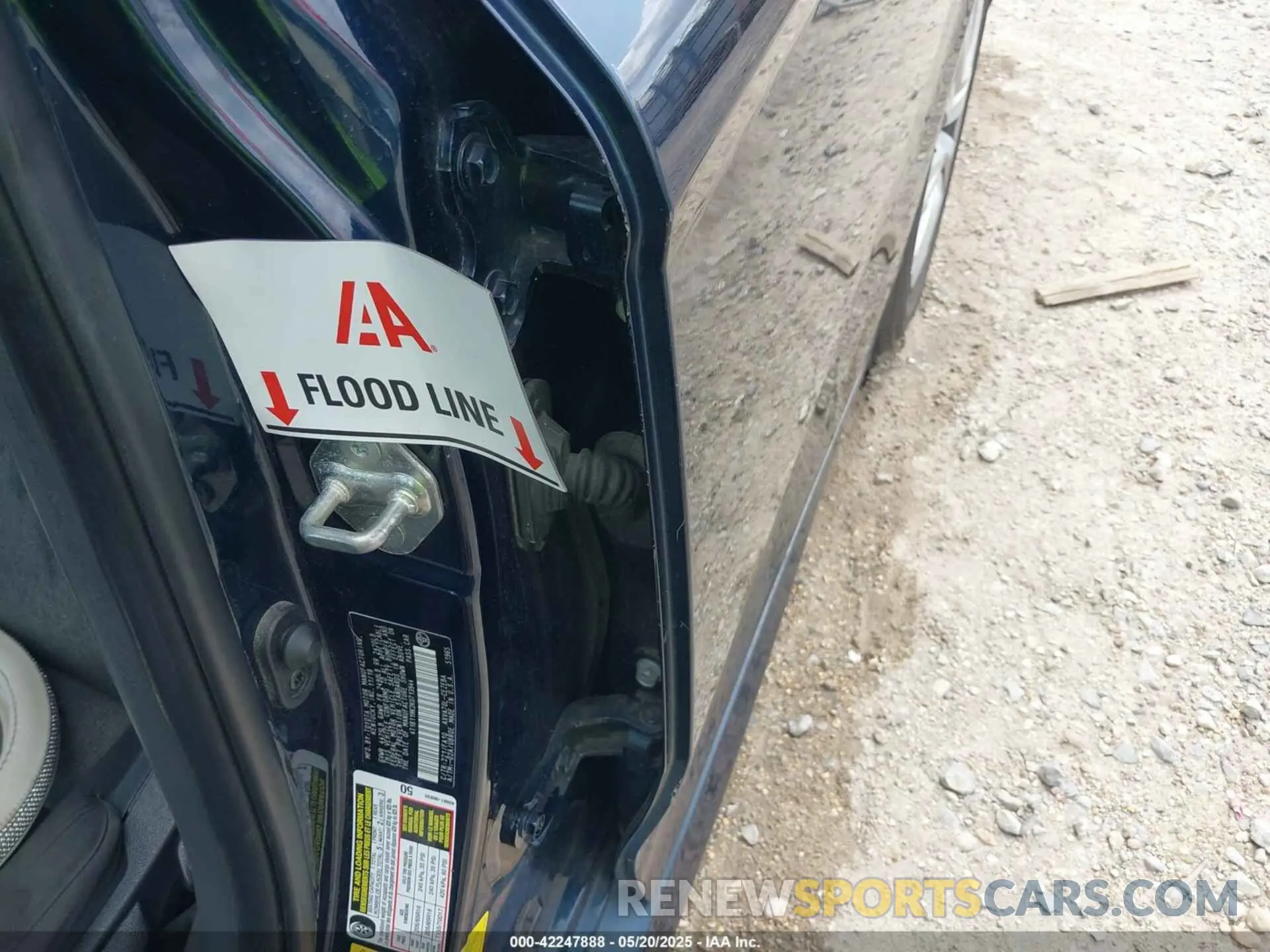 6 Photograph of a damaged car 4T1B11HK2KU713944 TOYOTA CAMRY 2019