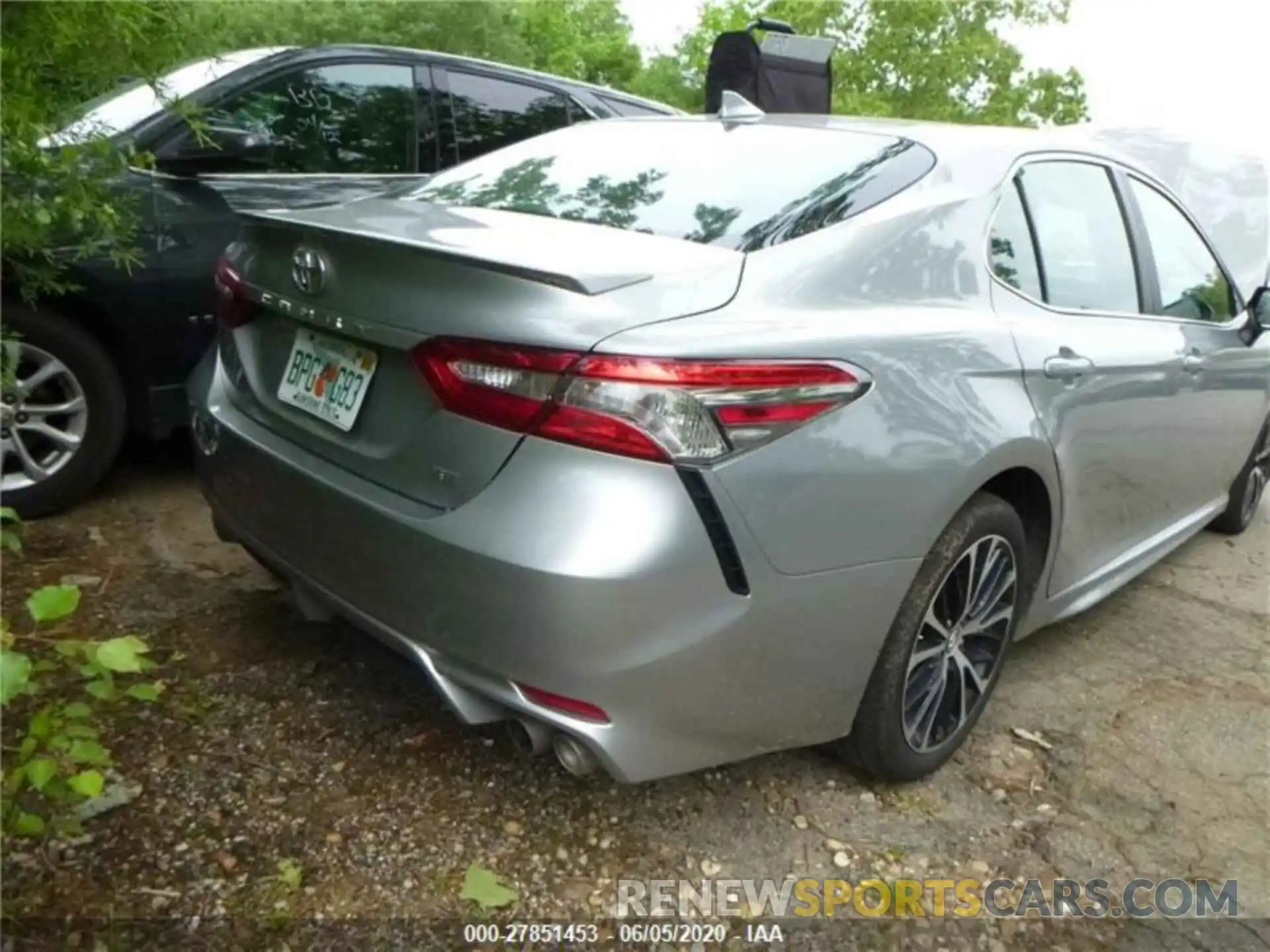 9 Photograph of a damaged car 4T1B11HK2KU719288 TOYOTA CAMRY 2019