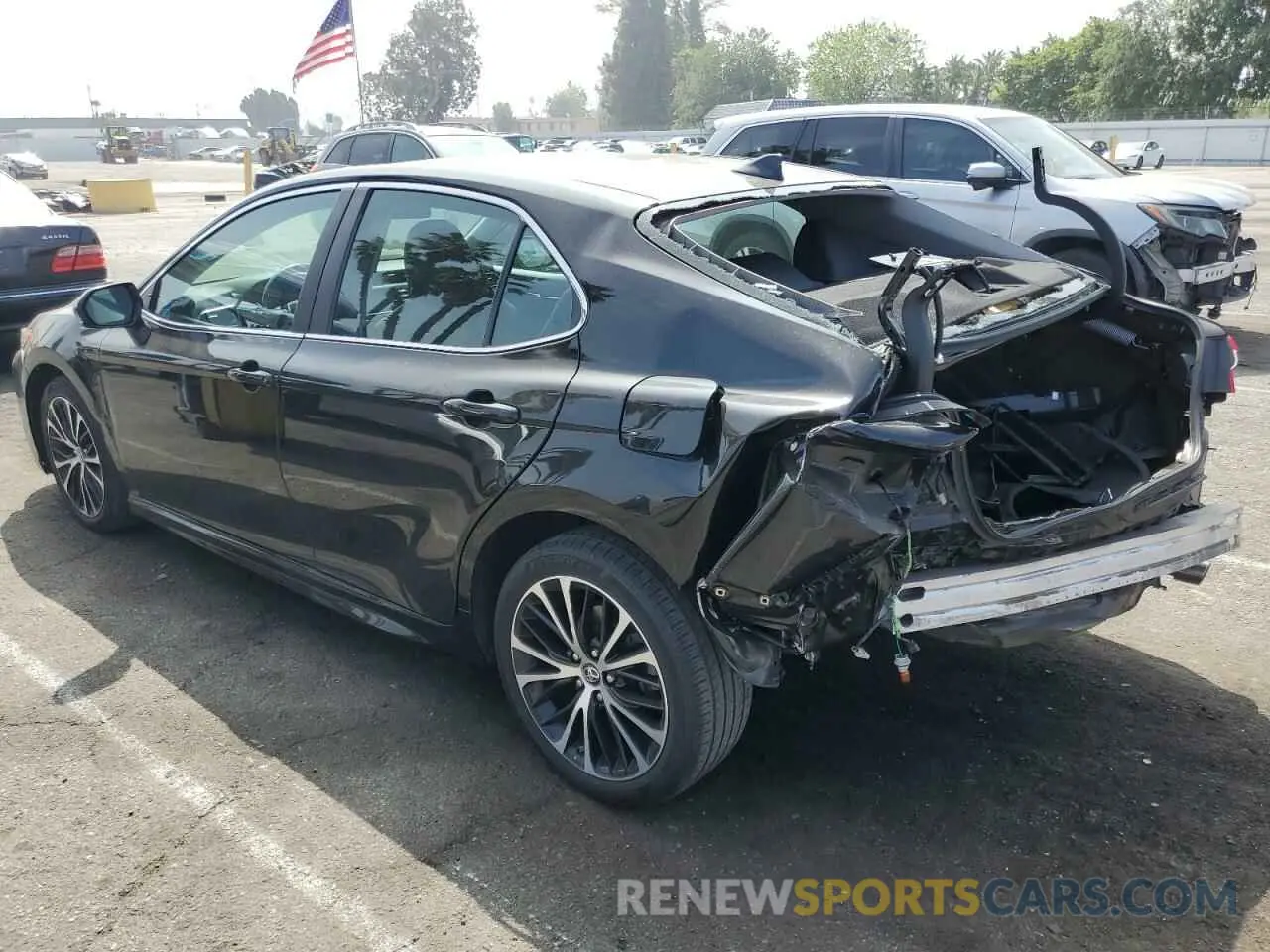 2 Photograph of a damaged car 4T1B11HK2KU719324 TOYOTA CAMRY 2019