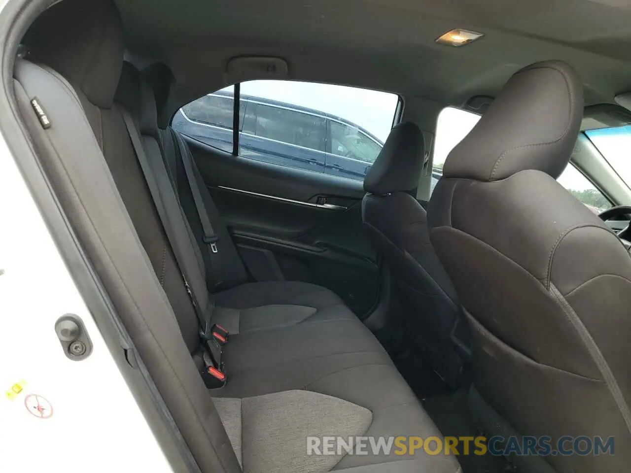 10 Photograph of a damaged car 4T1B11HK2KU719470 TOYOTA CAMRY 2019