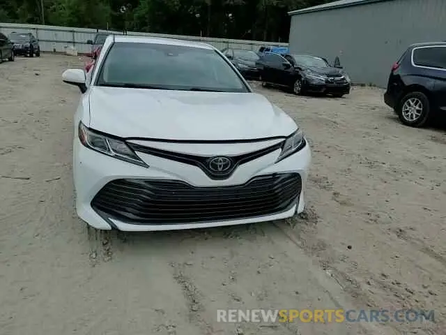 13 Photograph of a damaged car 4T1B11HK2KU719470 TOYOTA CAMRY 2019