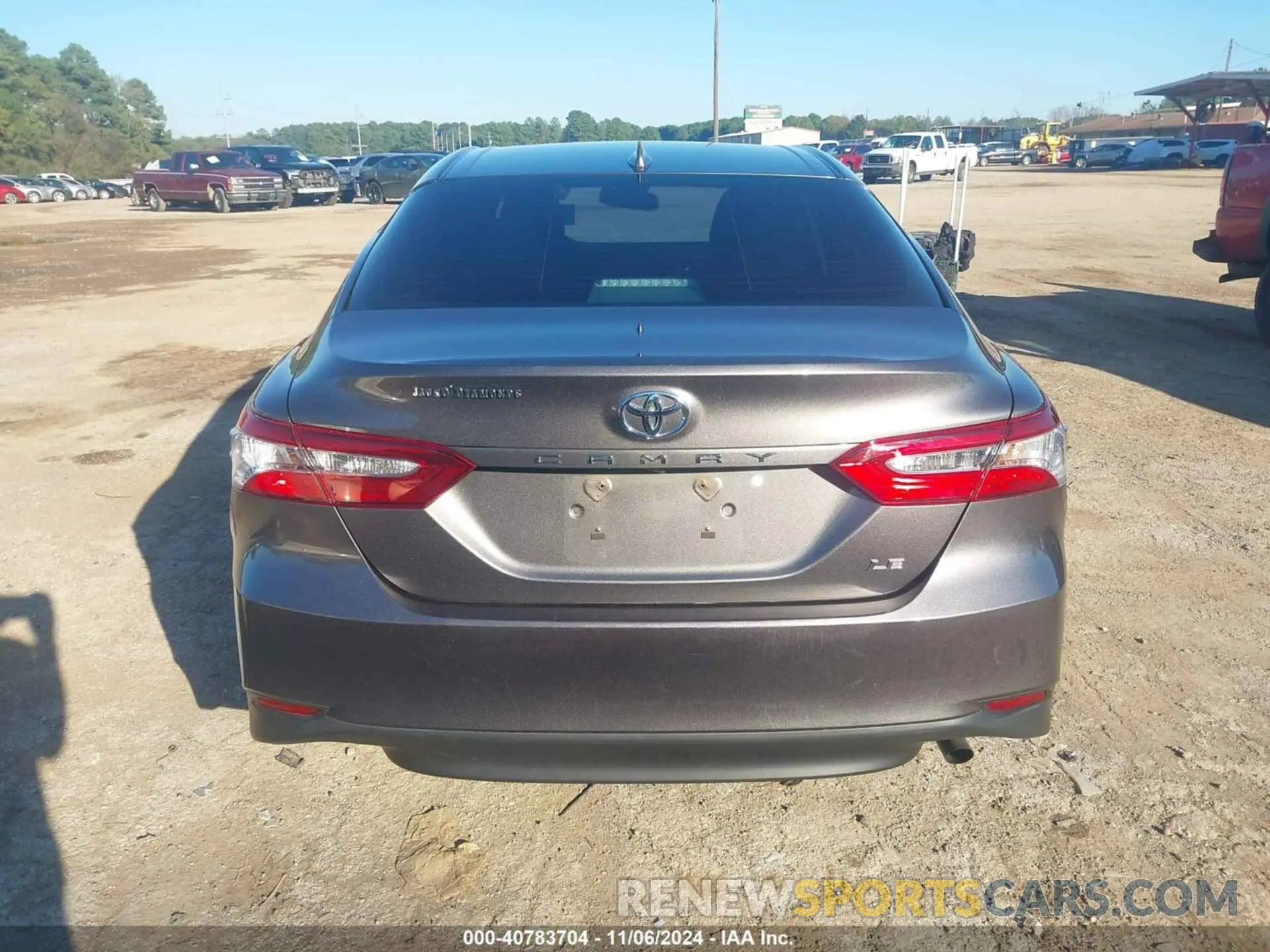 16 Photograph of a damaged car 4T1B11HK2KU720912 TOYOTA CAMRY 2019