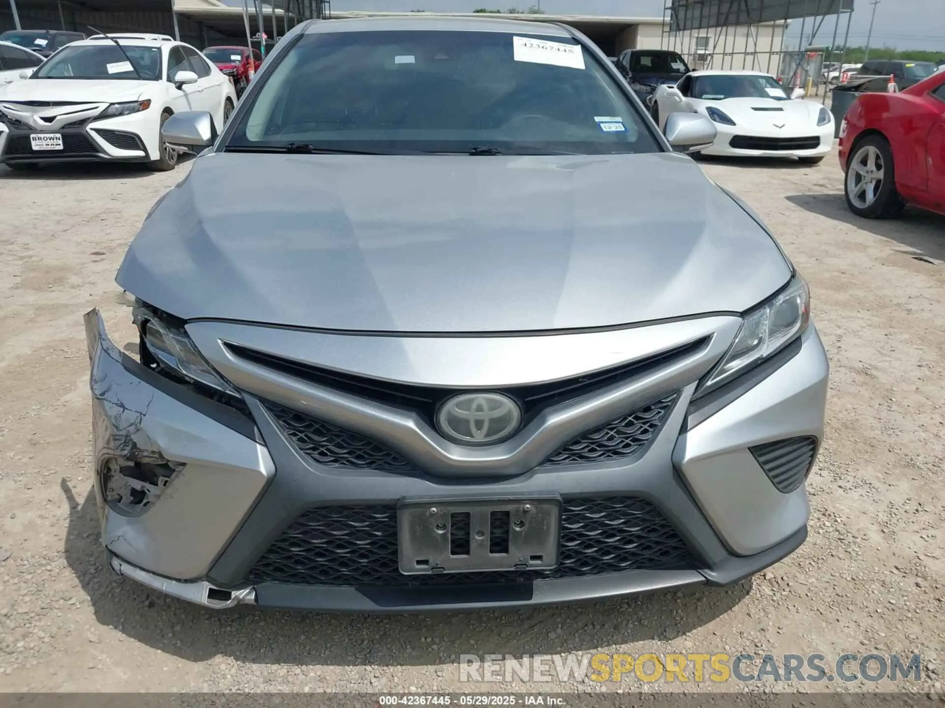 12 Photograph of a damaged car 4T1B11HK2KU723731 TOYOTA CAMRY 2019