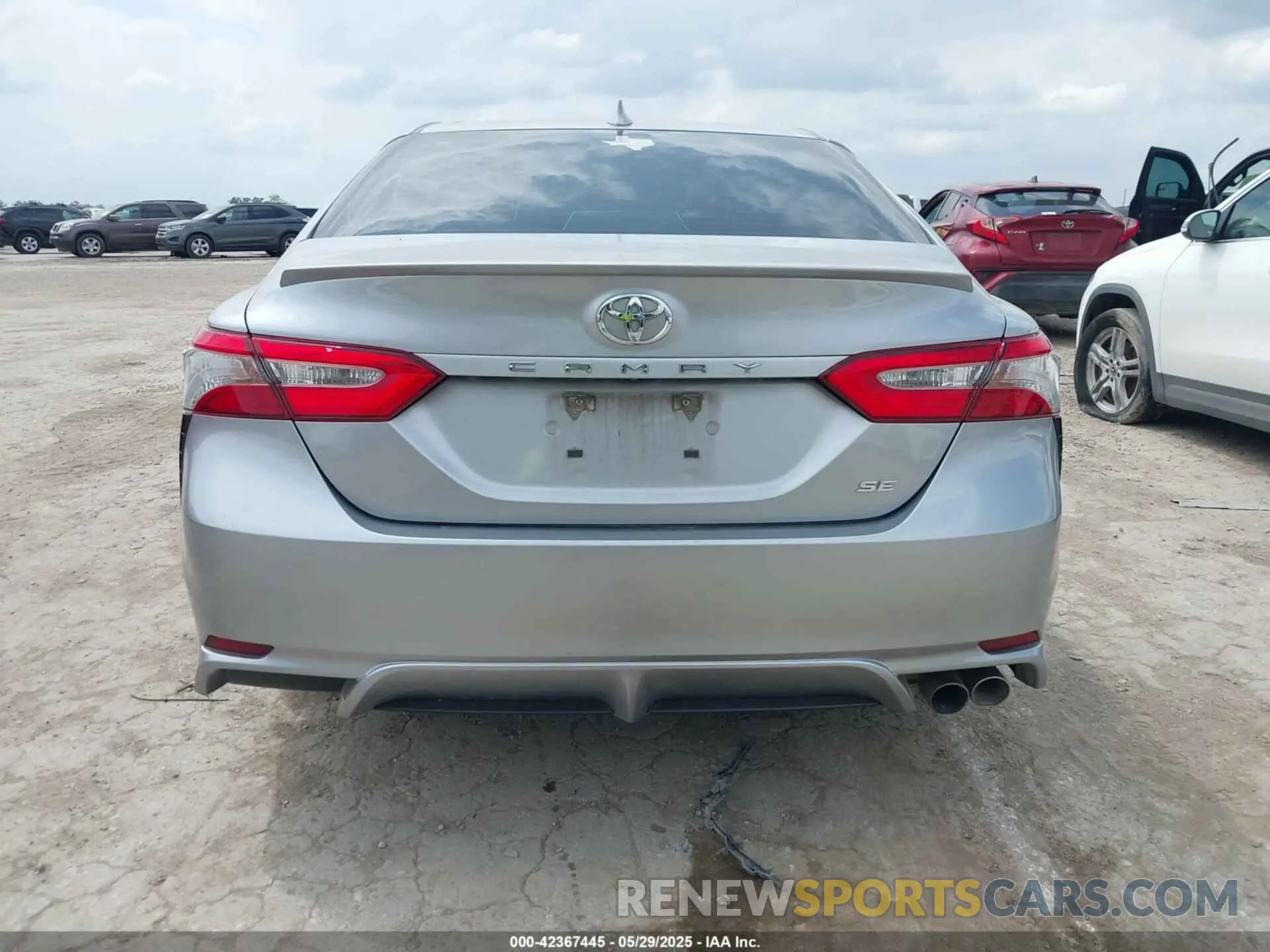 16 Photograph of a damaged car 4T1B11HK2KU723731 TOYOTA CAMRY 2019