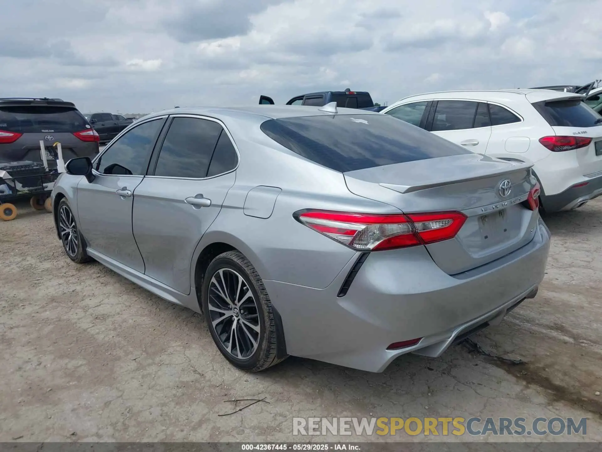 3 Photograph of a damaged car 4T1B11HK2KU723731 TOYOTA CAMRY 2019