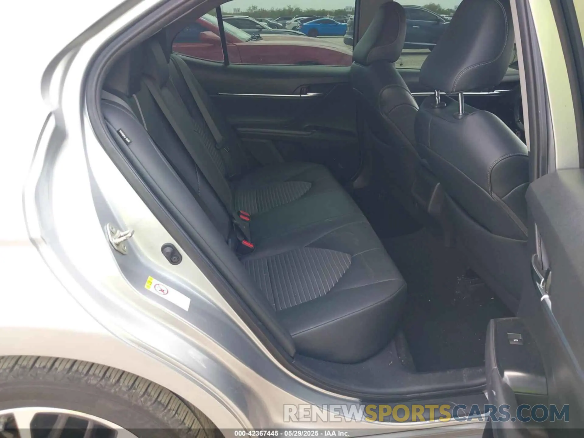 8 Photograph of a damaged car 4T1B11HK2KU723731 TOYOTA CAMRY 2019