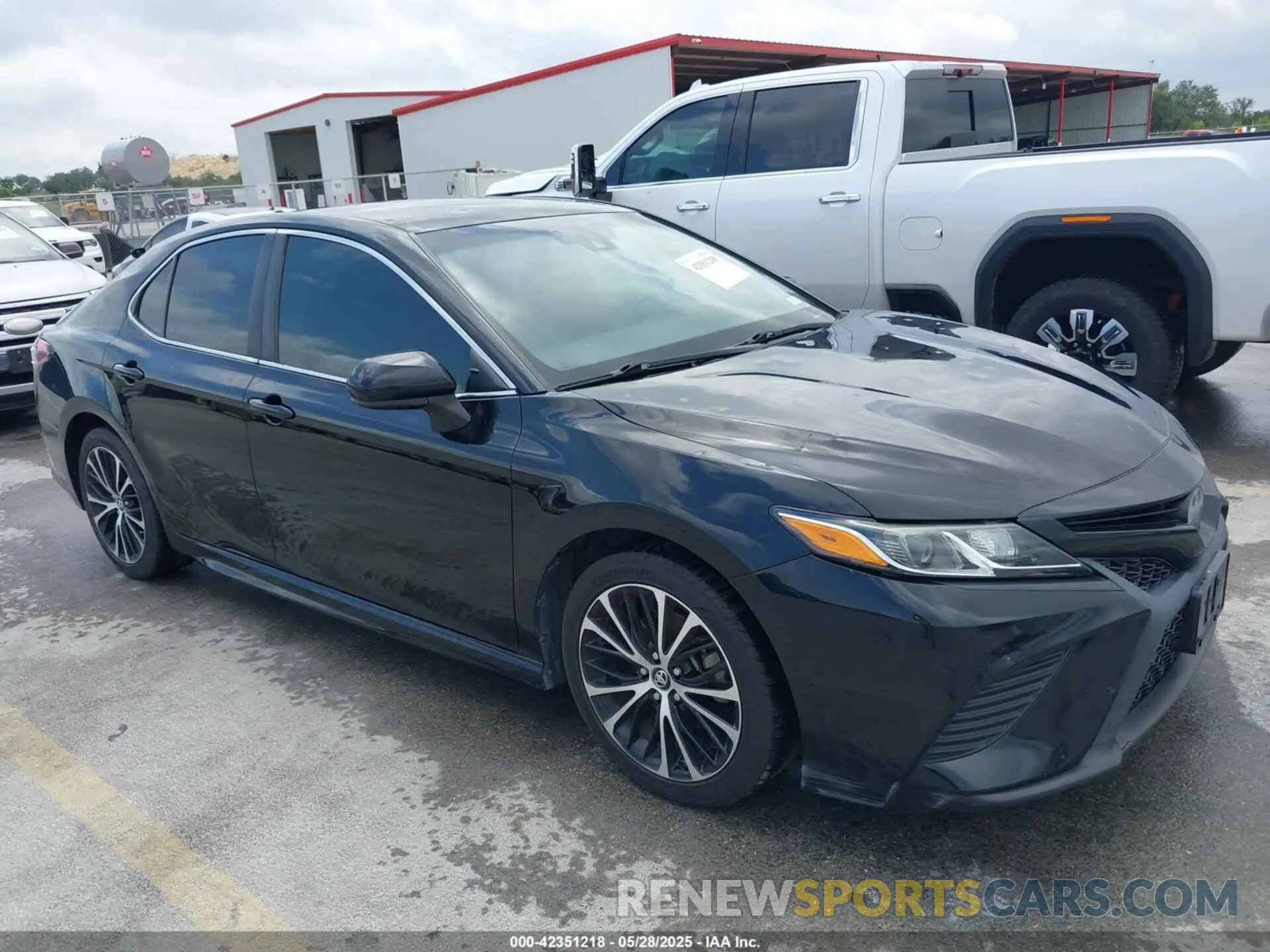 1 Photograph of a damaged car 4T1B11HK2KU723986 TOYOTA CAMRY 2019