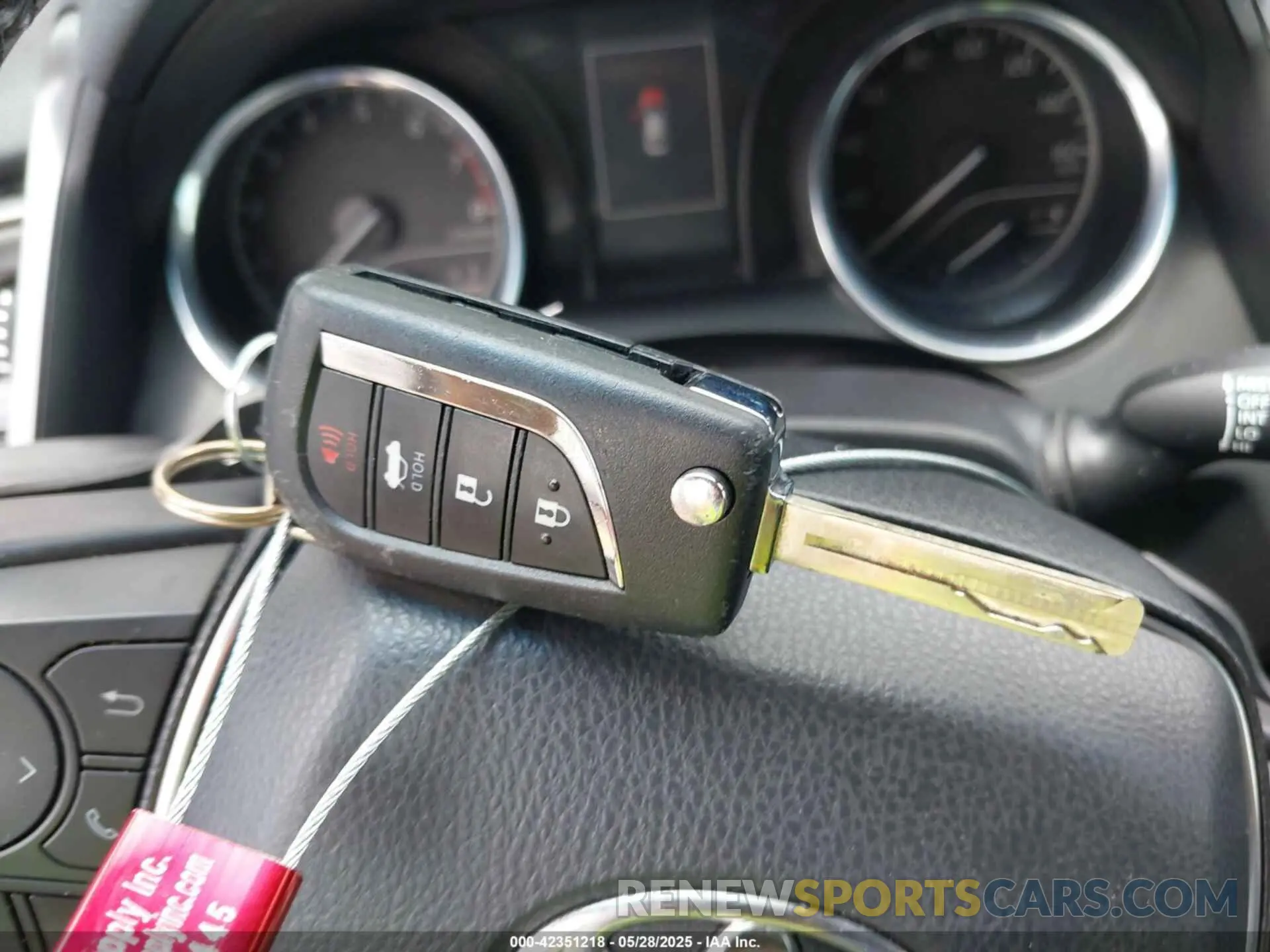 11 Photograph of a damaged car 4T1B11HK2KU723986 TOYOTA CAMRY 2019