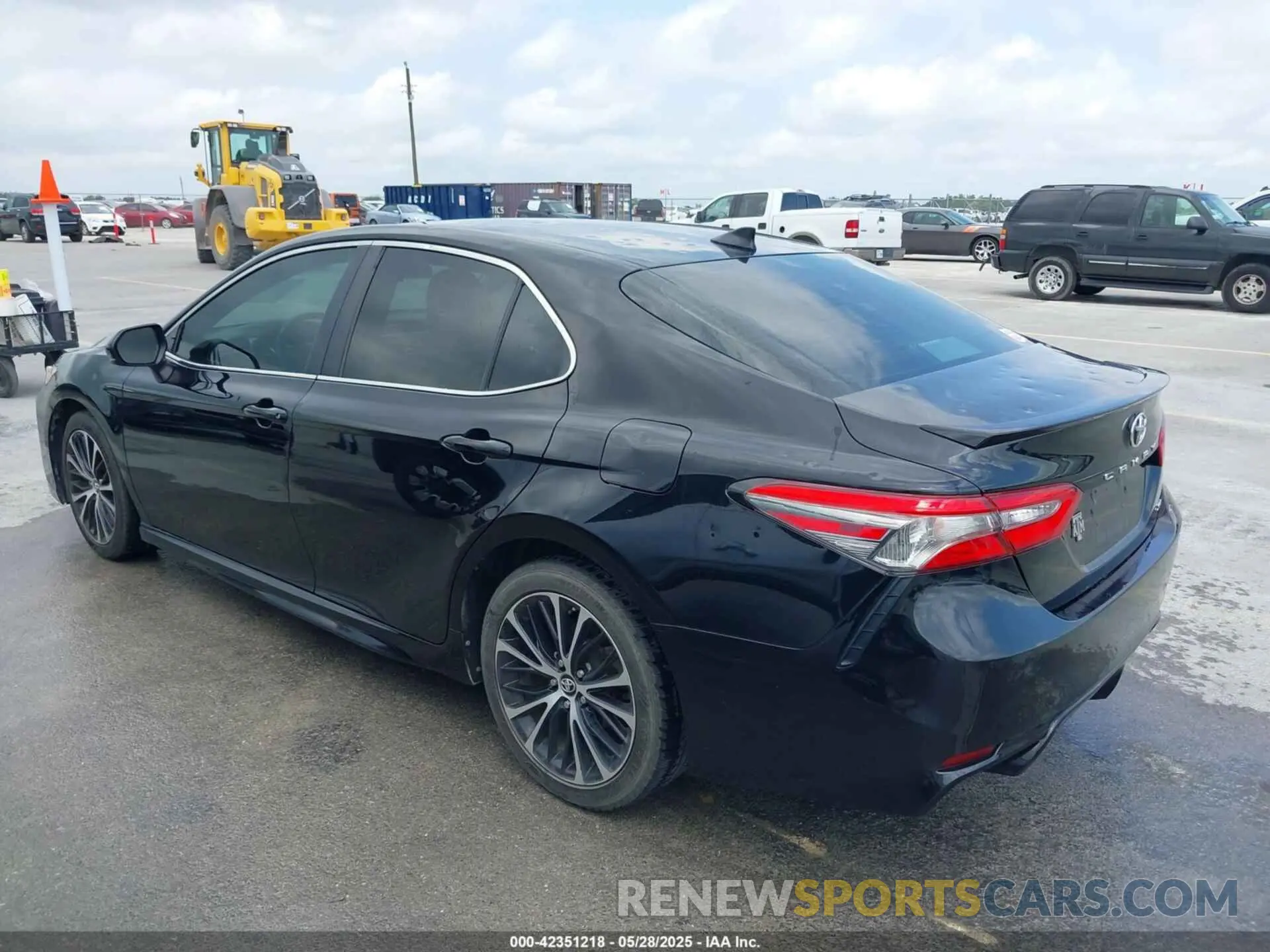 3 Photograph of a damaged car 4T1B11HK2KU723986 TOYOTA CAMRY 2019