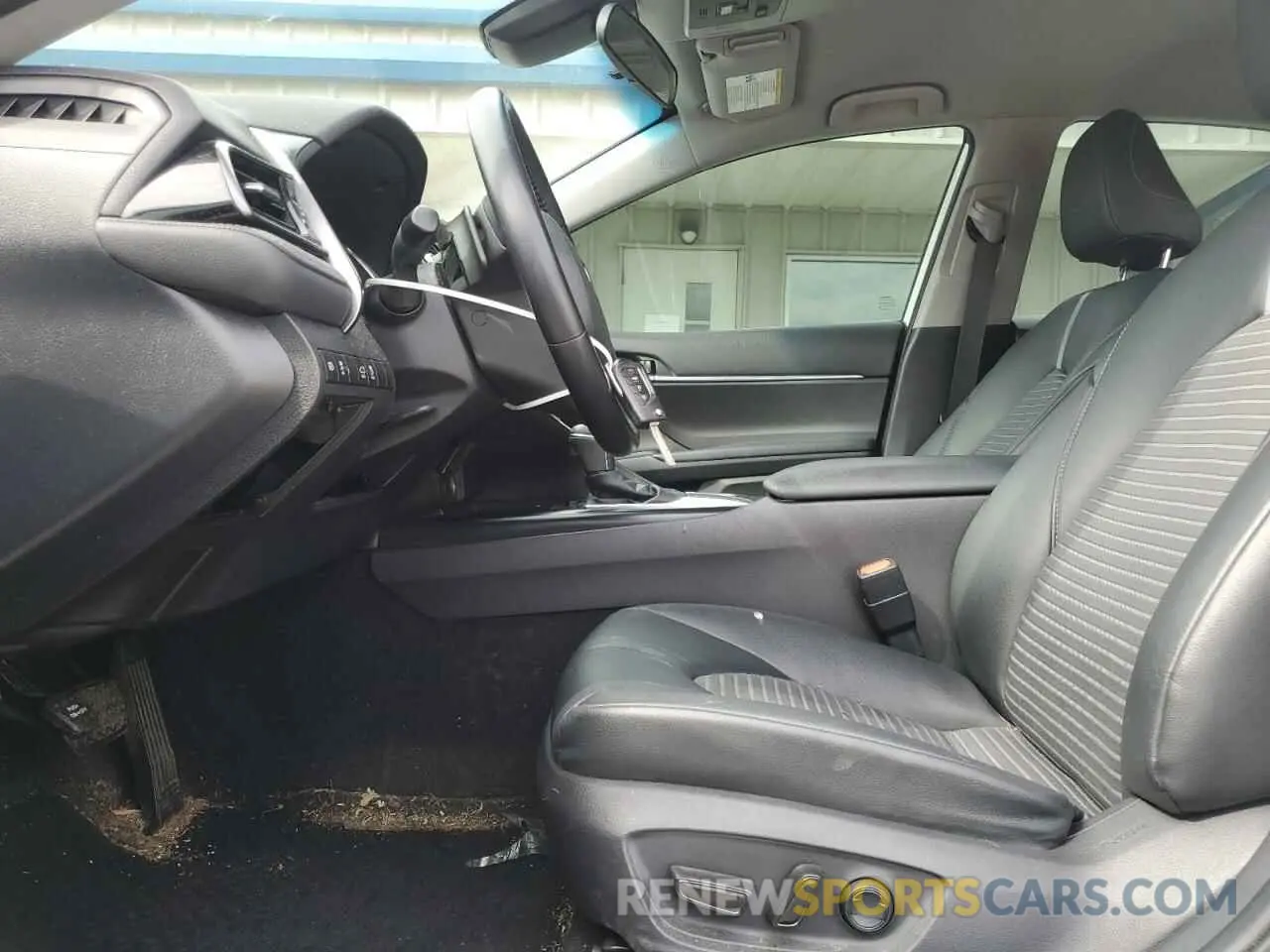 7 Photograph of a damaged car 4T1B11HK2KU724006 TOYOTA CAMRY 2019