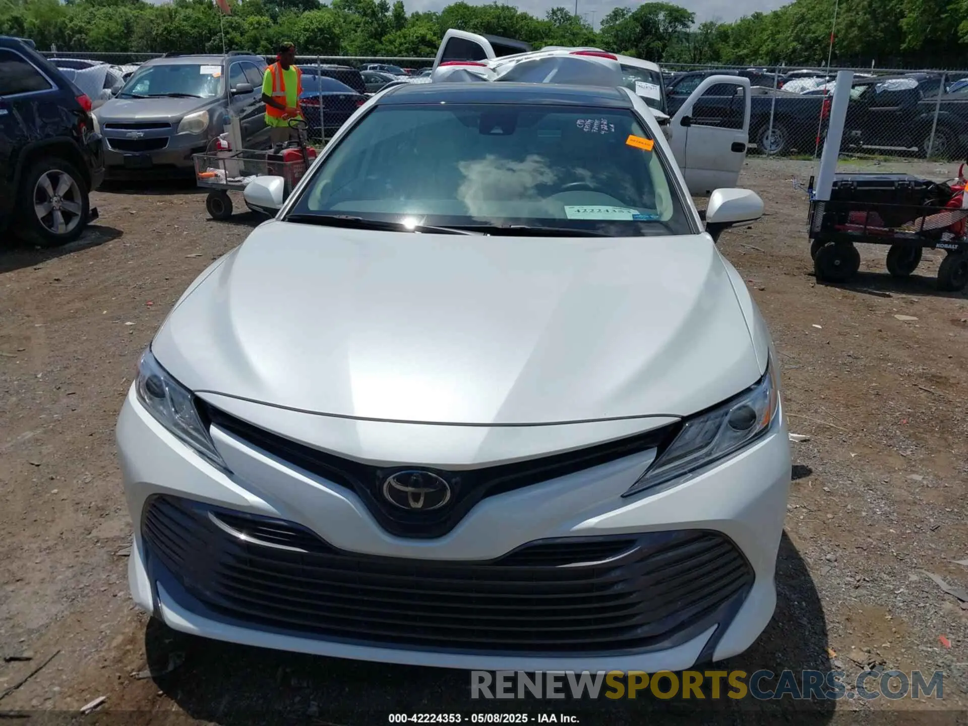 12 Photograph of a damaged car 4T1B11HK2KU724975 TOYOTA CAMRY 2019